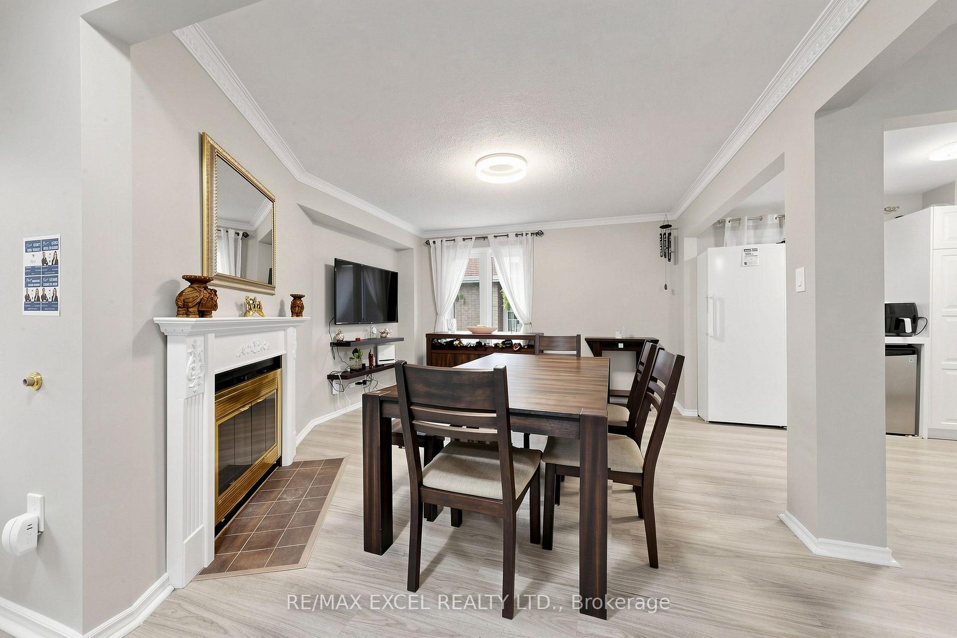 Photo 11 of 24 Redheugh Crescent, Scarborough, Steeles — HOMEH