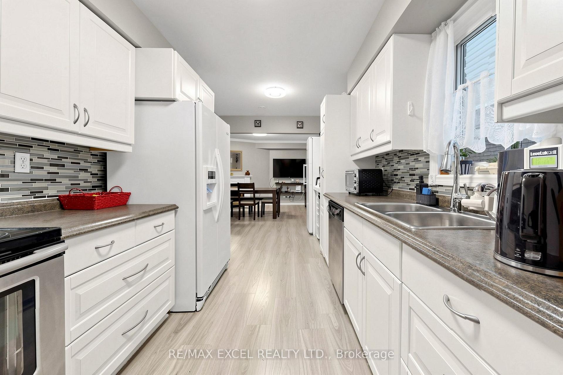 Photo 13 of 24 Redheugh Crescent, Scarborough, Steeles — HOMEH
