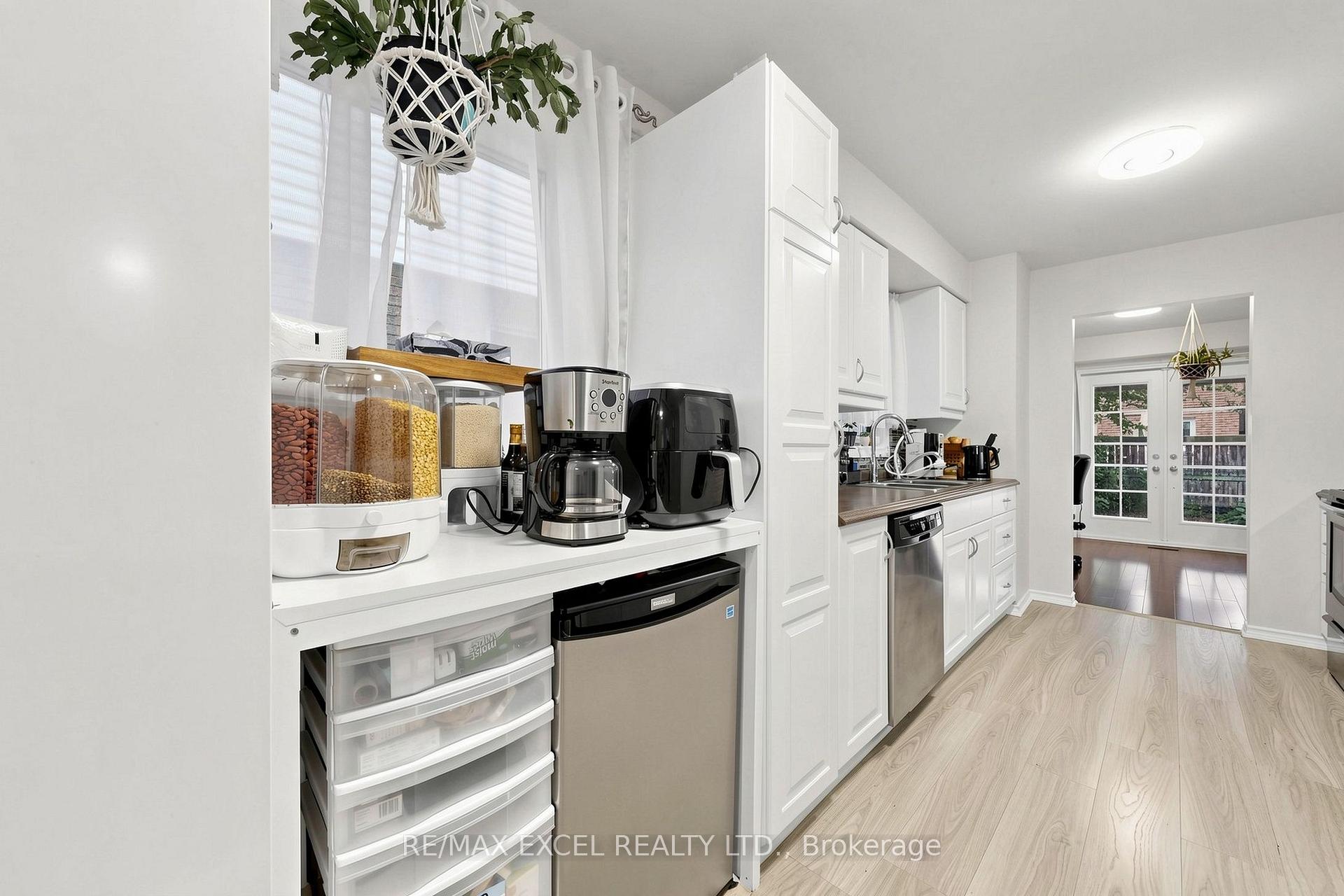 Photo 15 of 24 Redheugh Crescent, Scarborough, Steeles — HOMEH