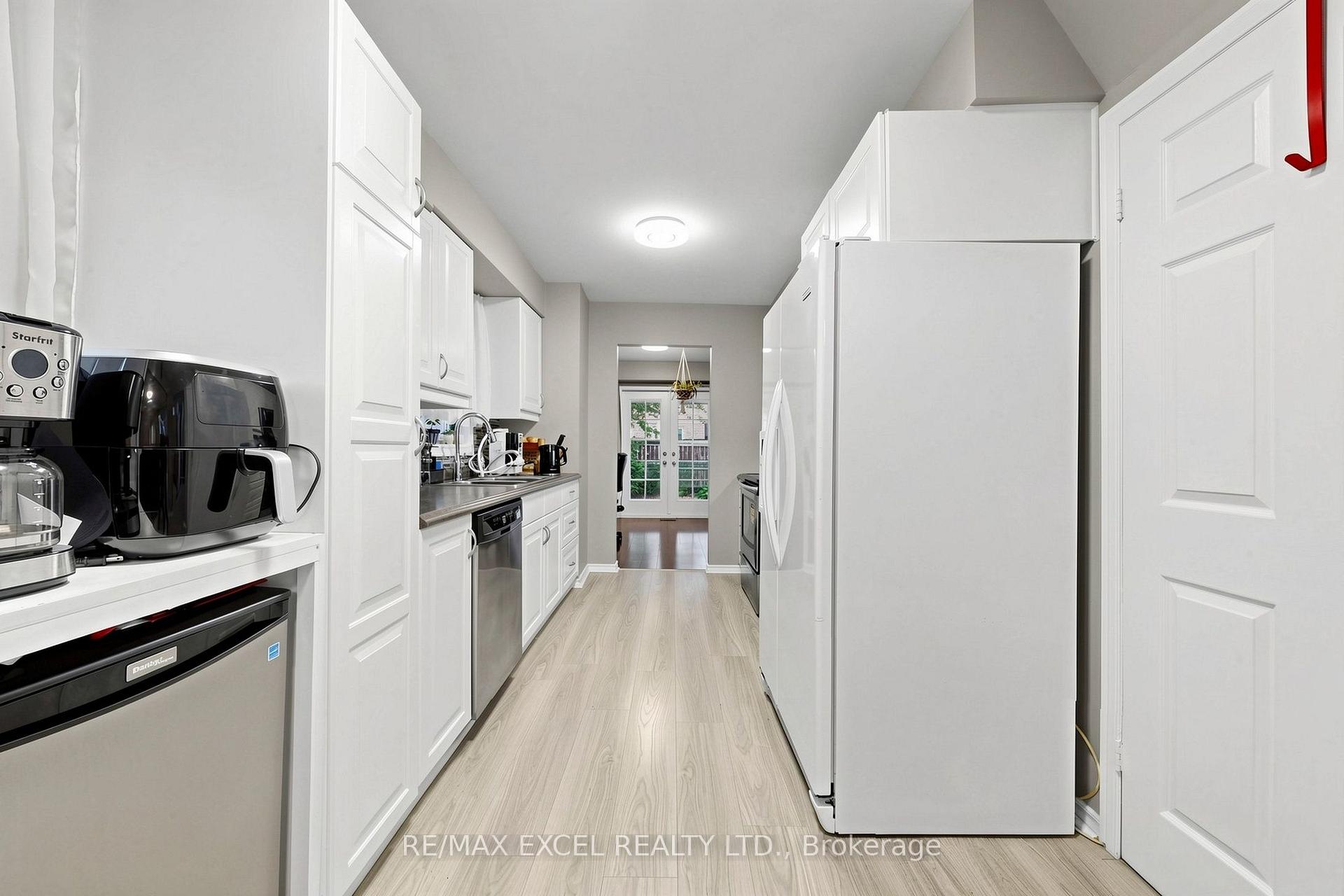 Photo 20 of 24 Redheugh Crescent, Scarborough, Steeles — HOMEH