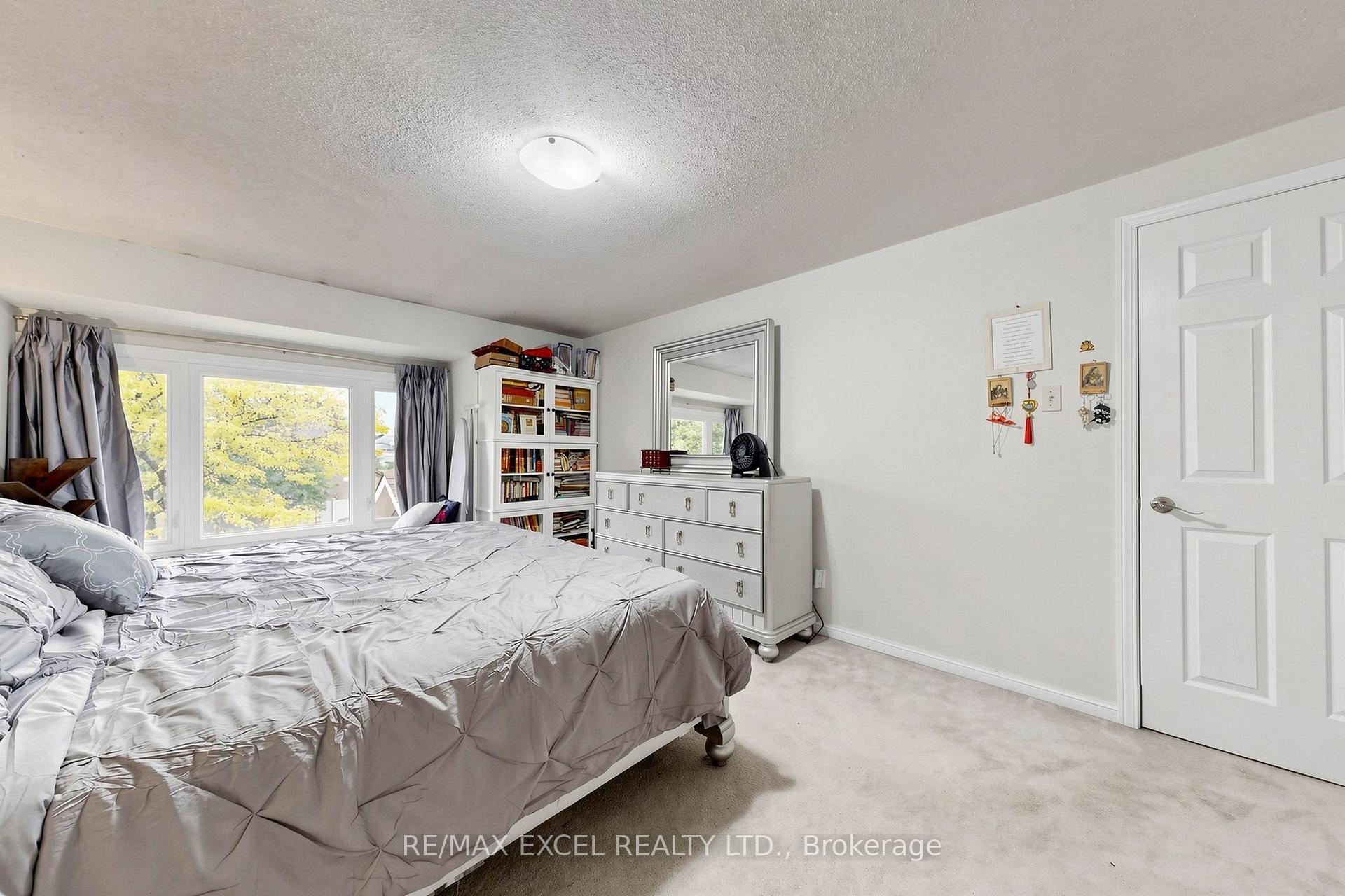 Photo 28 of 24 Redheugh Crescent, Scarborough, Steeles — HOMEH