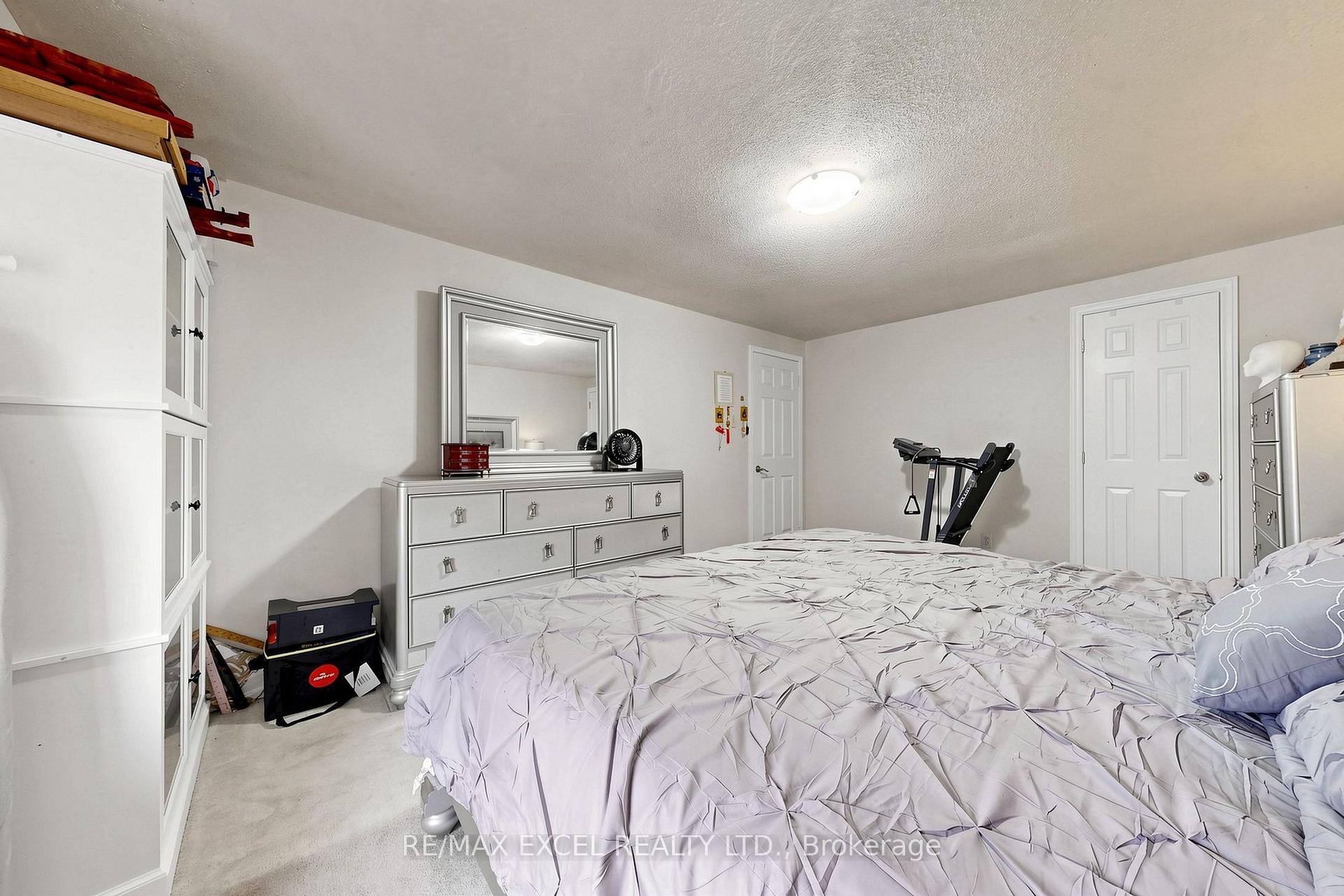 Photo 30 of 24 Redheugh Crescent, Scarborough, Steeles — HOMEH