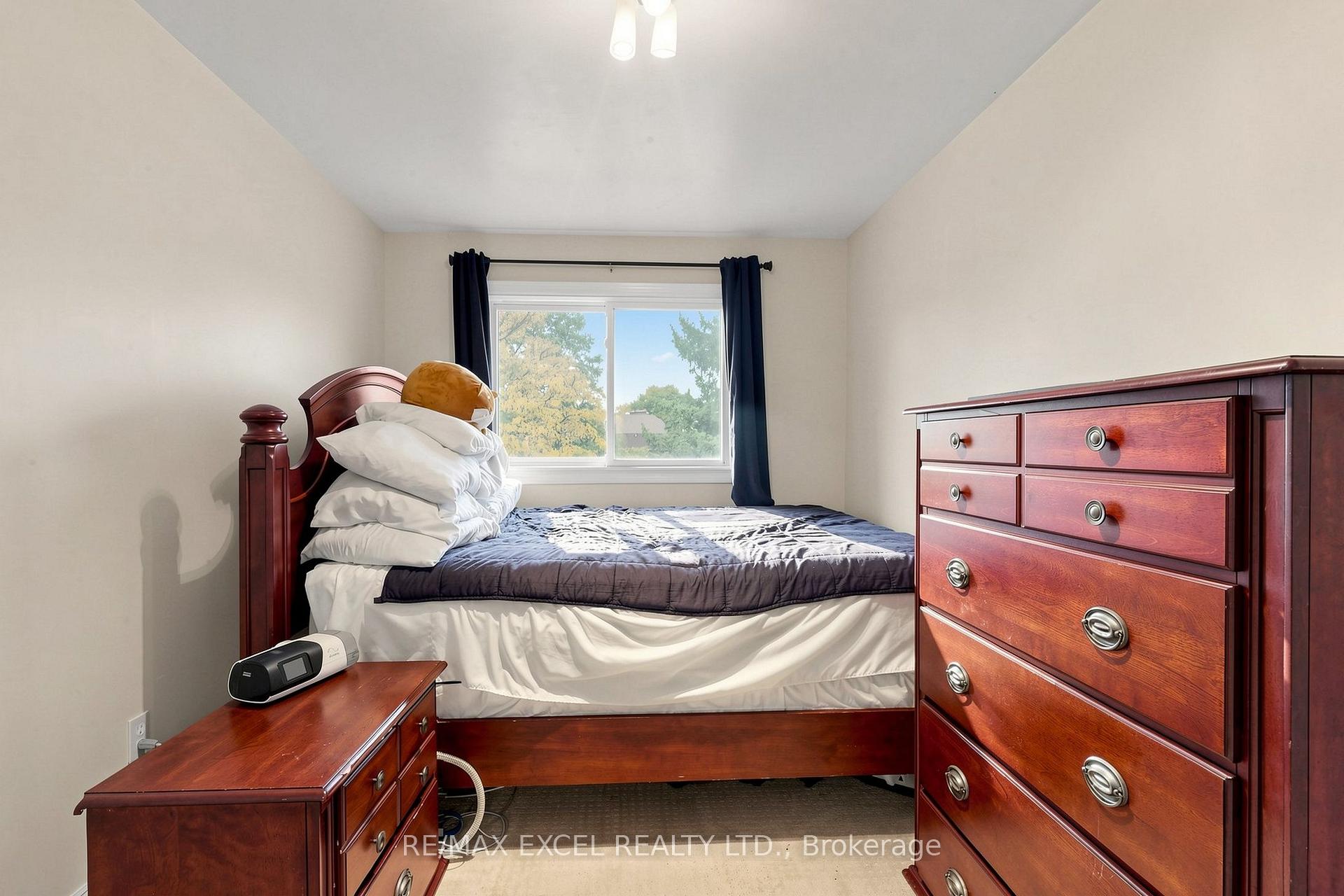 Photo 33 of 24 Redheugh Crescent, Scarborough, Steeles — HOMEH