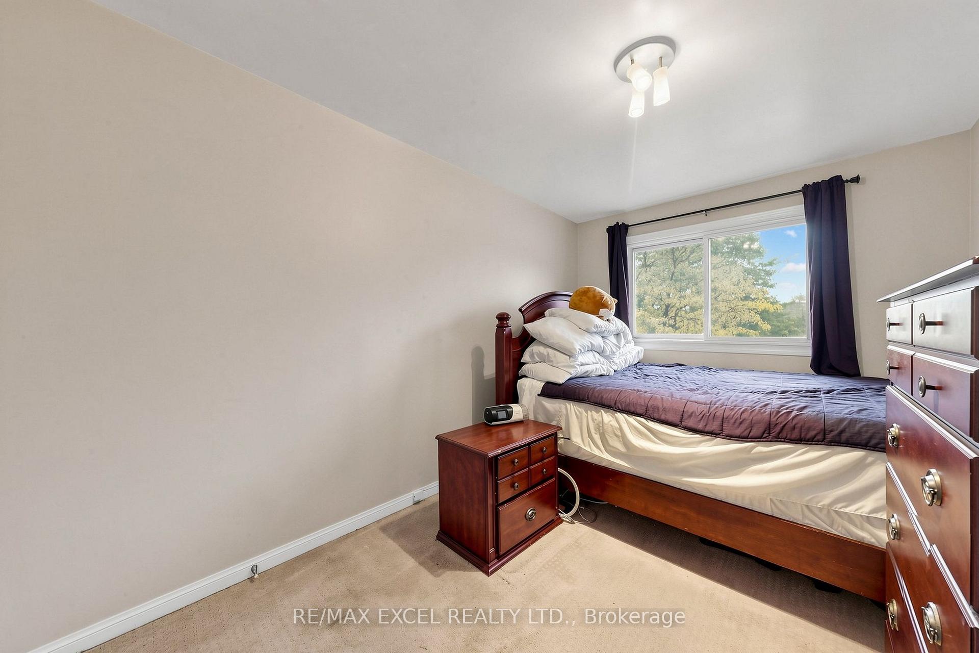 Photo 35 of 24 Redheugh Crescent, Scarborough, Steeles — HOMEH