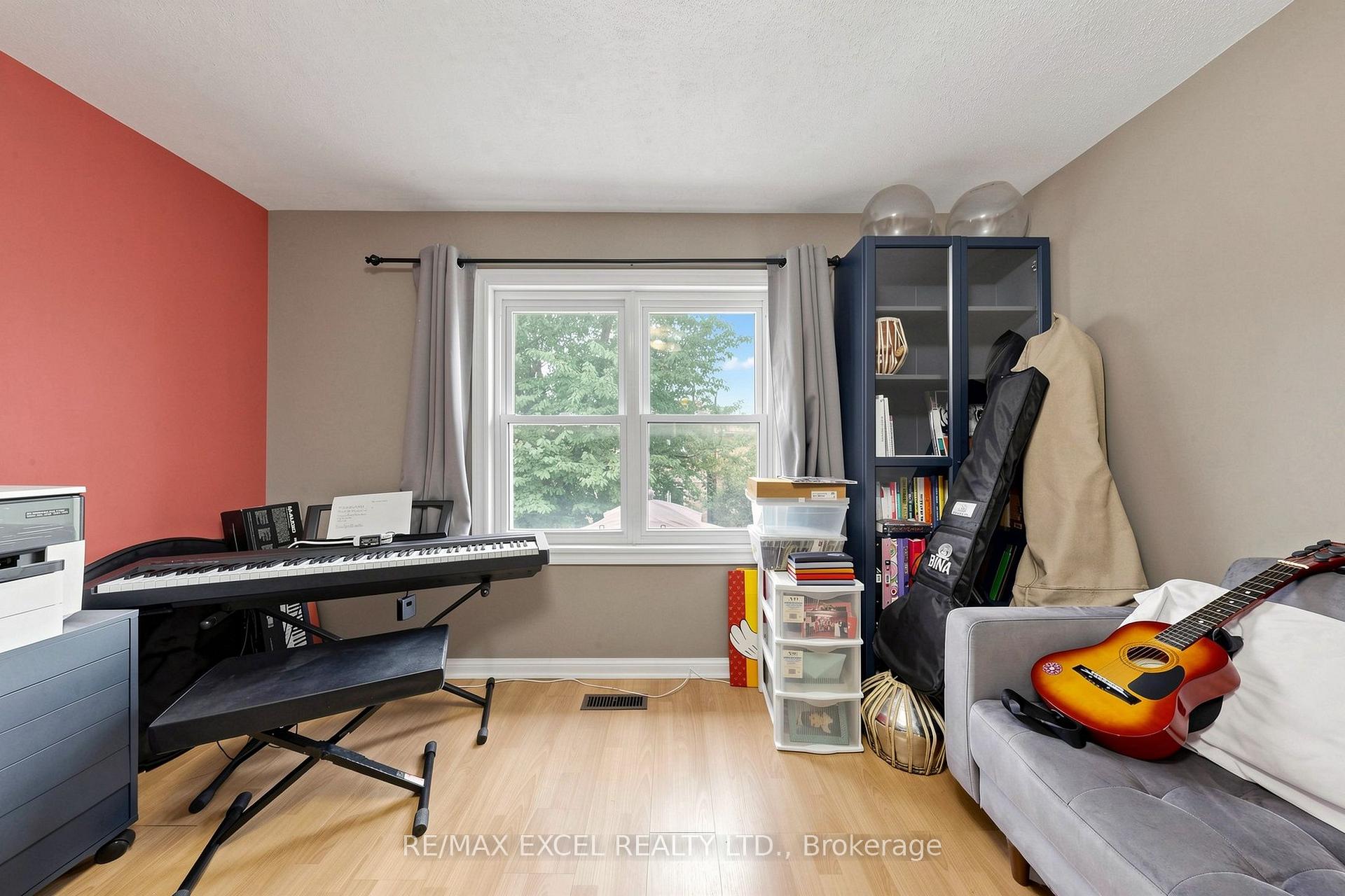 Photo 41 of 24 Redheugh Crescent, Scarborough, Steeles — HOMEH