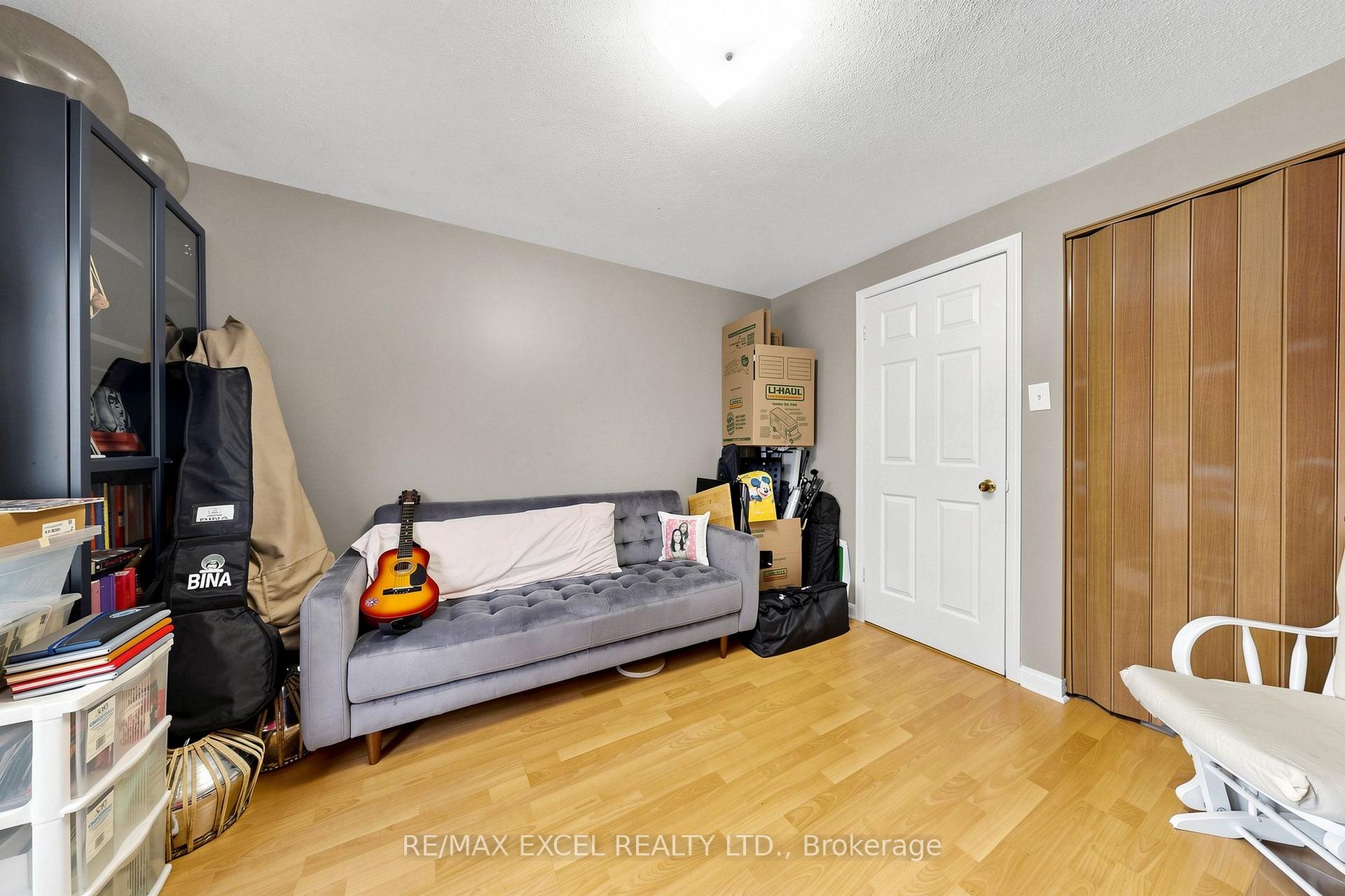 Photo 43 of 24 Redheugh Crescent, Scarborough, Steeles — HOMEH