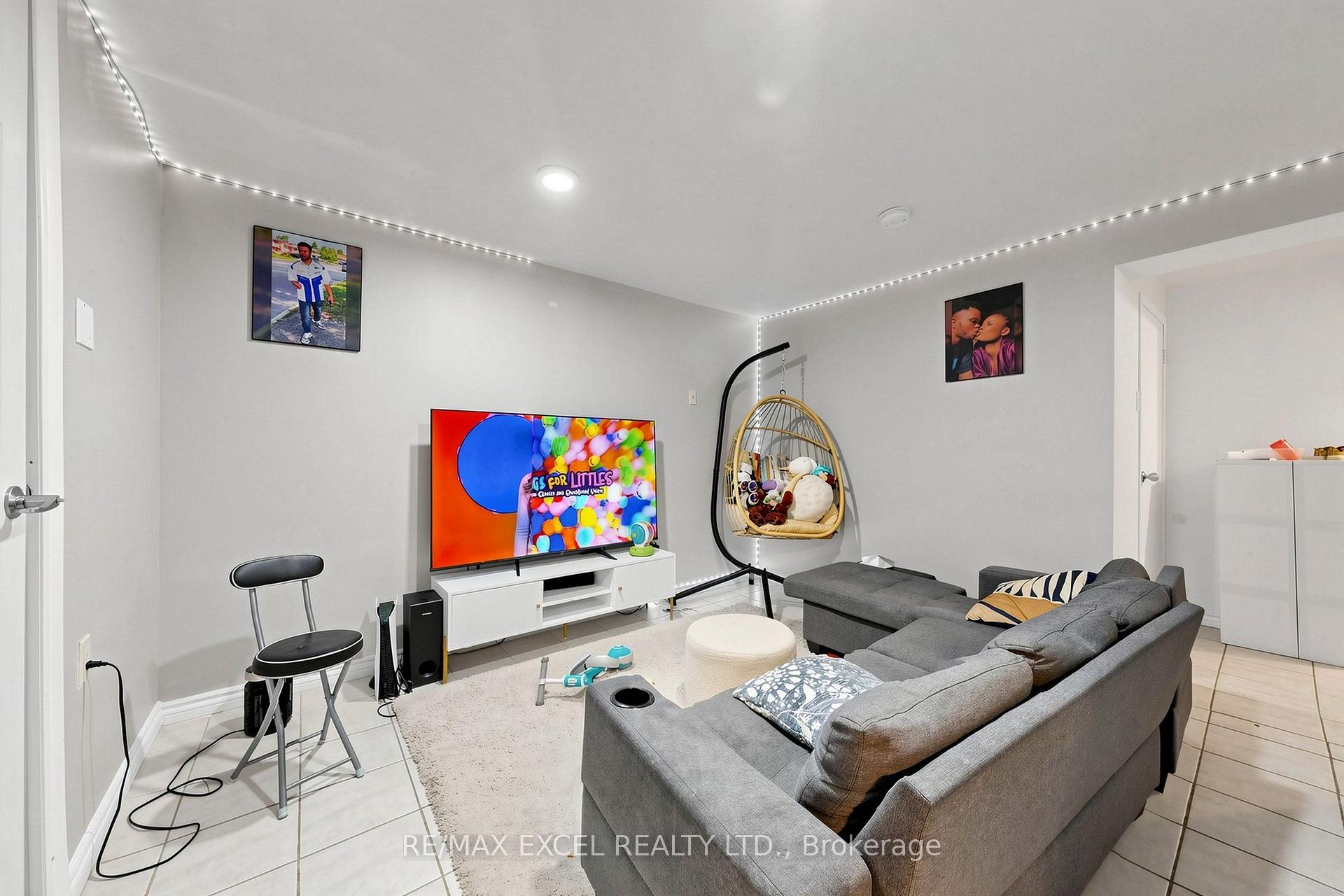 Photo 45 of 24 Redheugh Crescent, Scarborough, Steeles — HOMEH