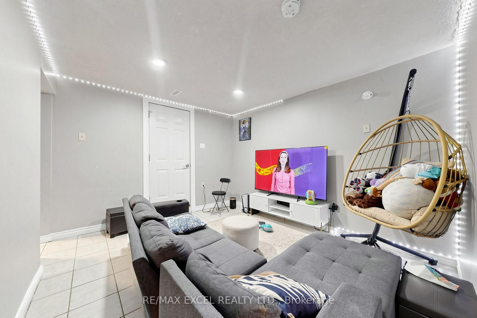 Photo 46 of 24 Redheugh Crescent, Scarborough, Steeles — HOMEH