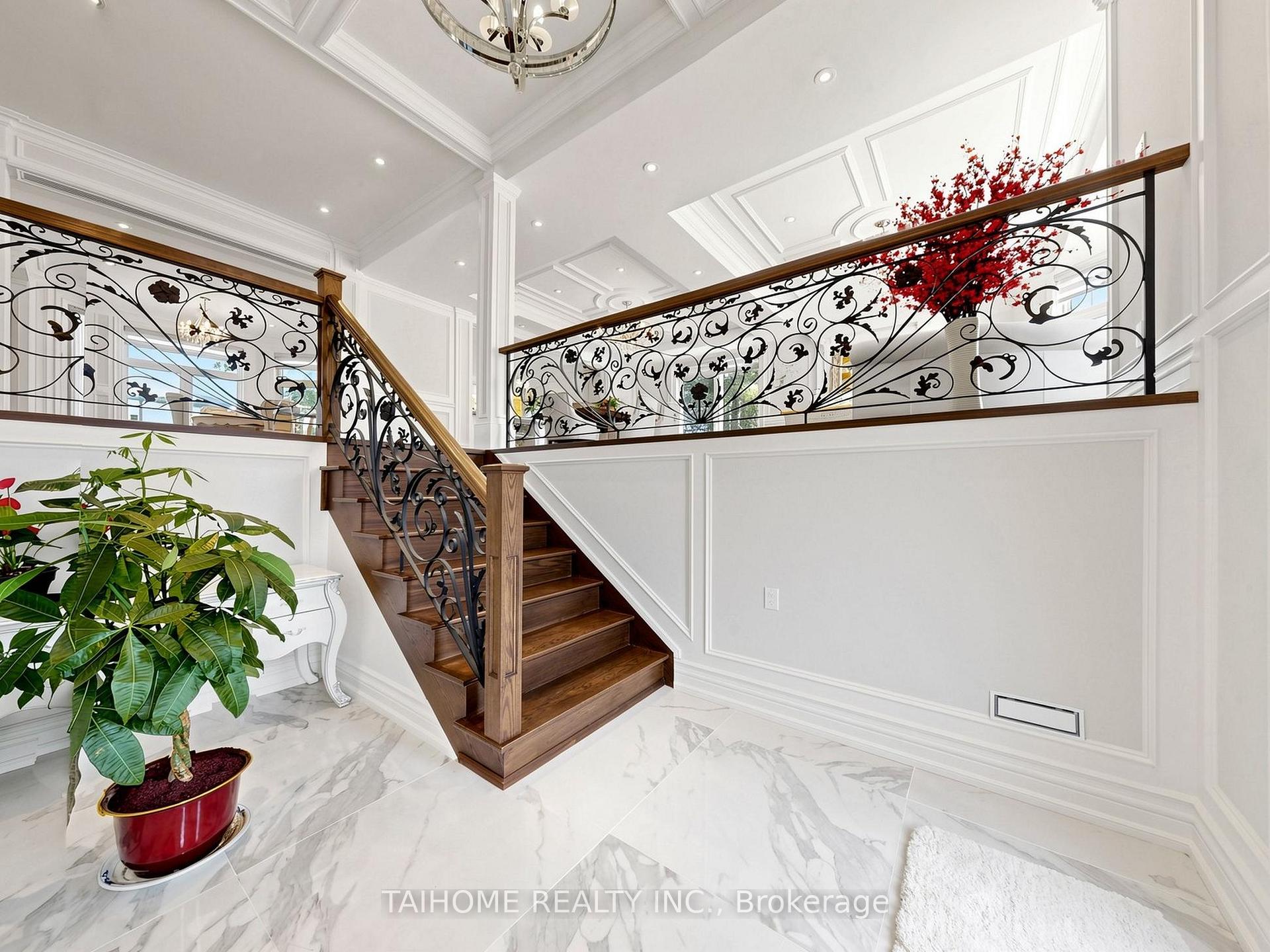 Photo 4 of 38 Foxwarren Drive, North York, Bayview Village — HOMEH