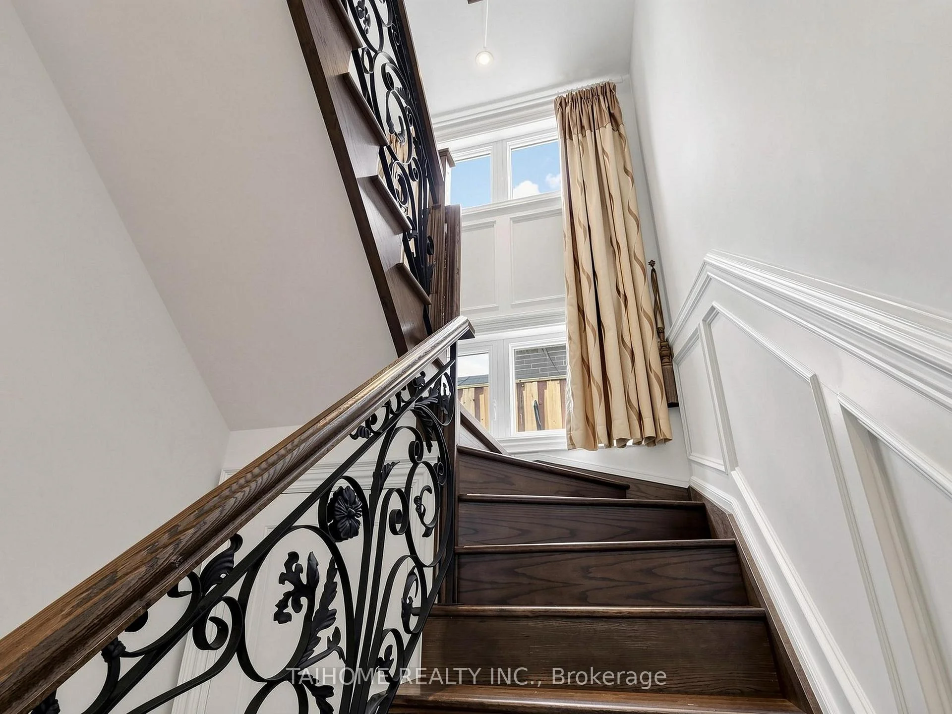 Photo 36 of 38 Foxwarren Drive, North York, Bayview Village — HOMEH