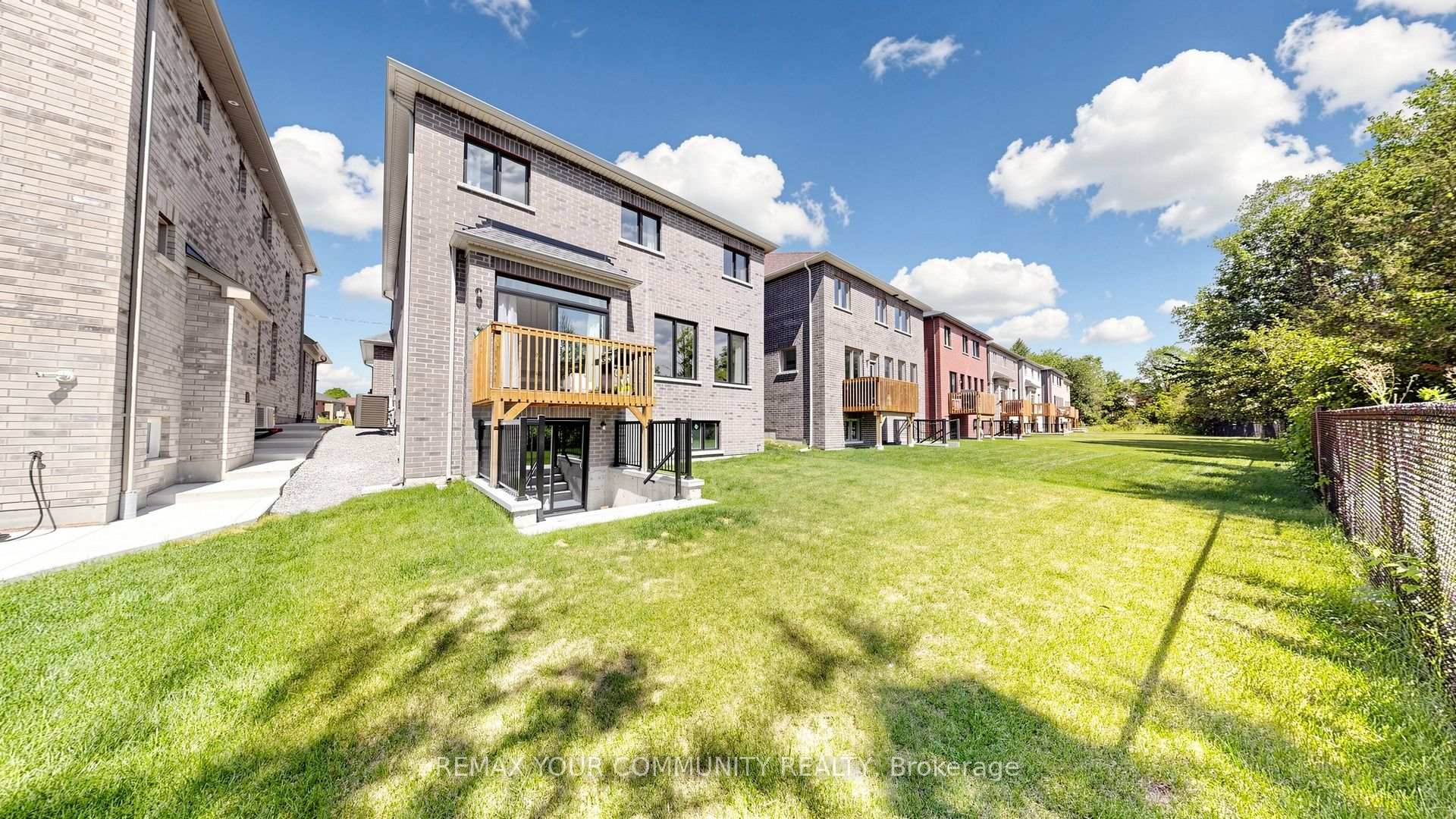 Photo 3 of 32 Baycroft Boulevard, Essa, Angus — HOMEH