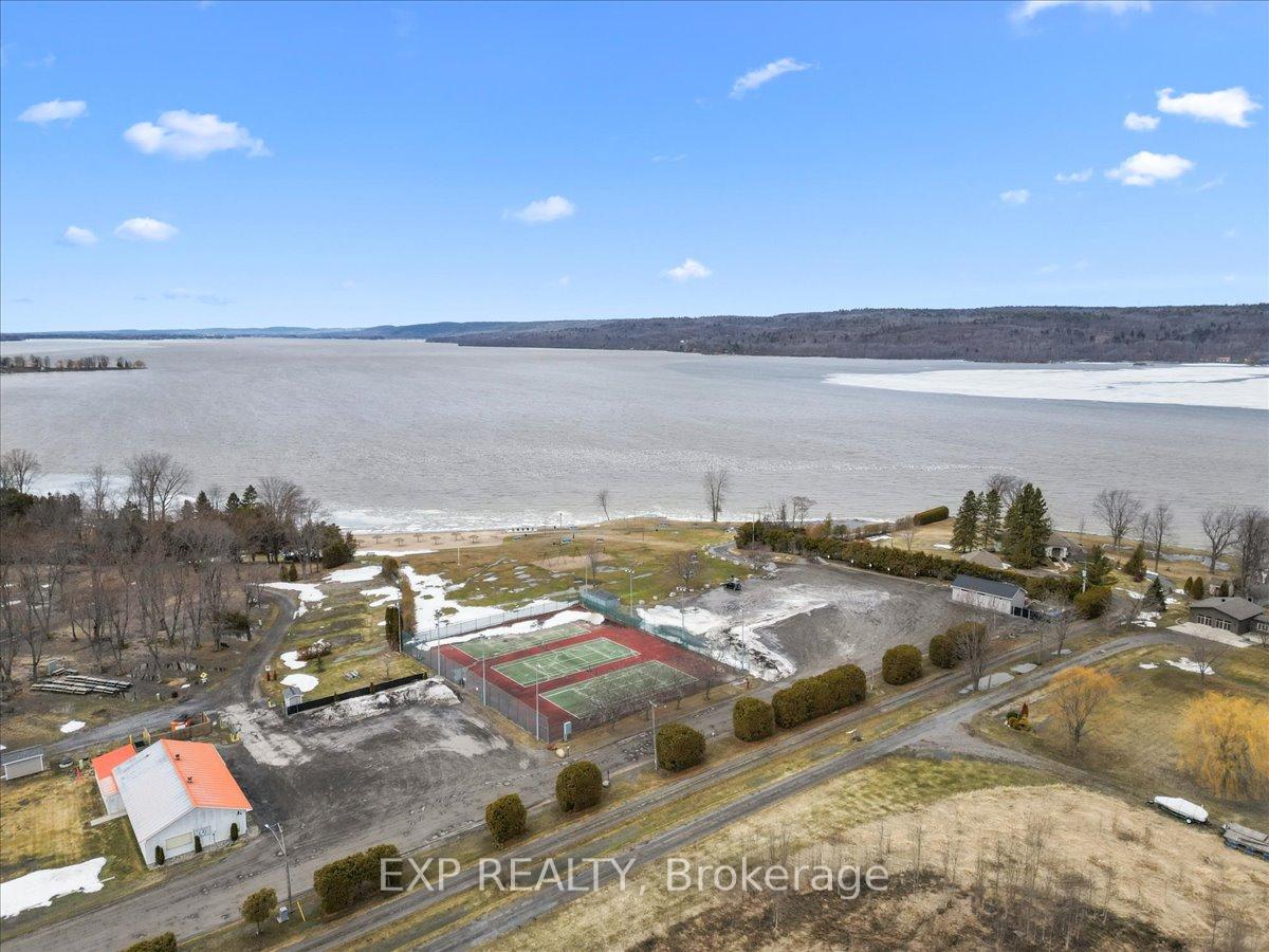 Photo 35 of 46 Dufour Street, Champlain, L'Orignal — HOMEH