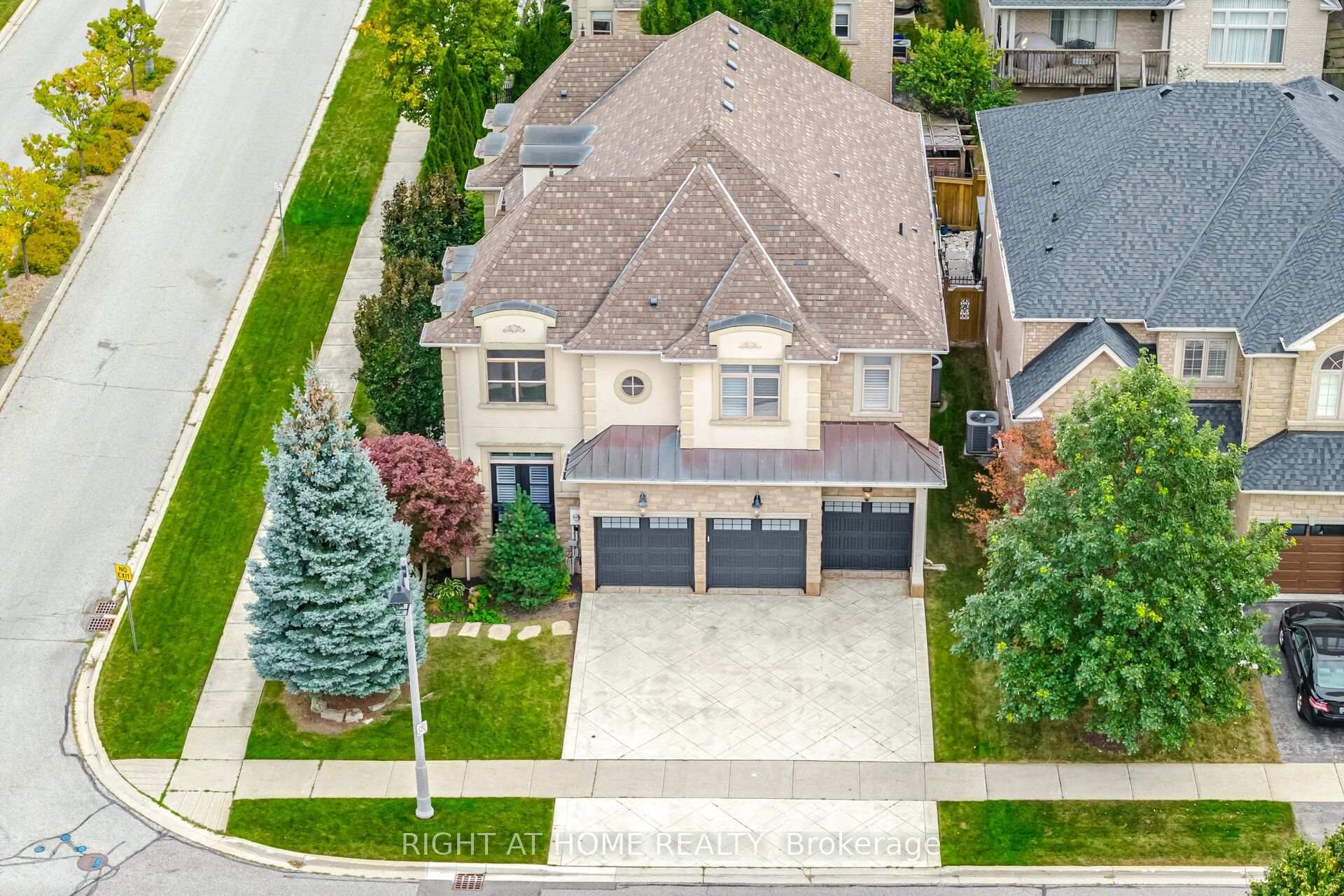 Photo 2 of 2122 Law Hill Gate, Oakville, Bronte Creek — HOMEH