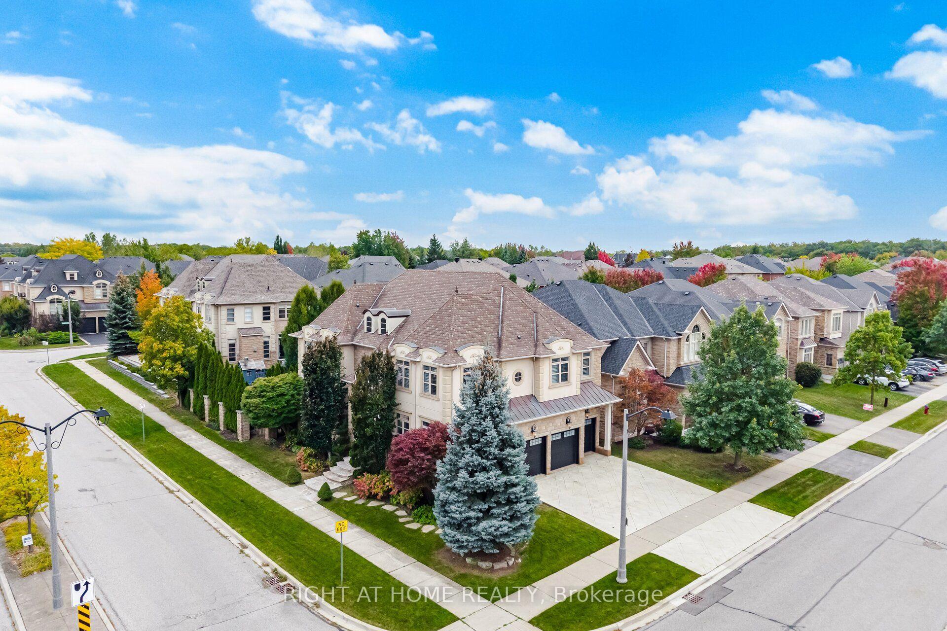 Photo 3 of 2122 Law Hill Gate, Oakville, Bronte Creek — HOMEH