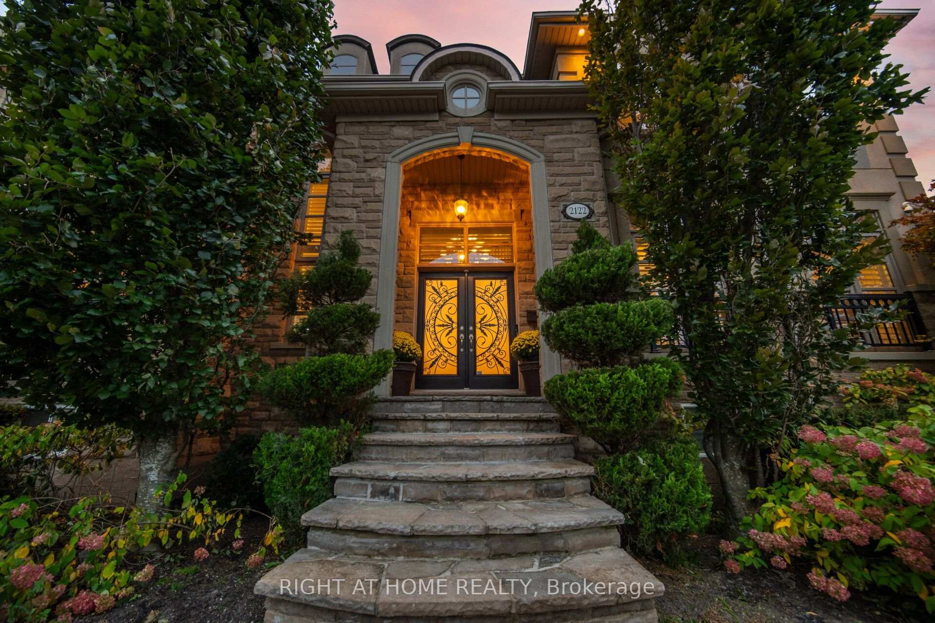 Photo 6 of 2122 Law Hill Gate, Oakville, Bronte Creek — HOMEH