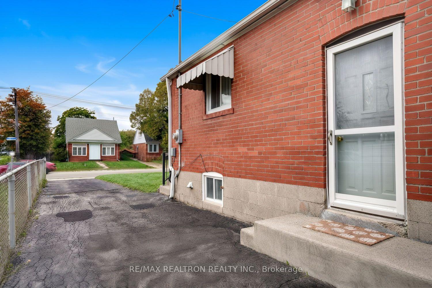 Photo 37 of 139 Tower Drive, Scarborough, Wexford-Maryvale — HOMEH