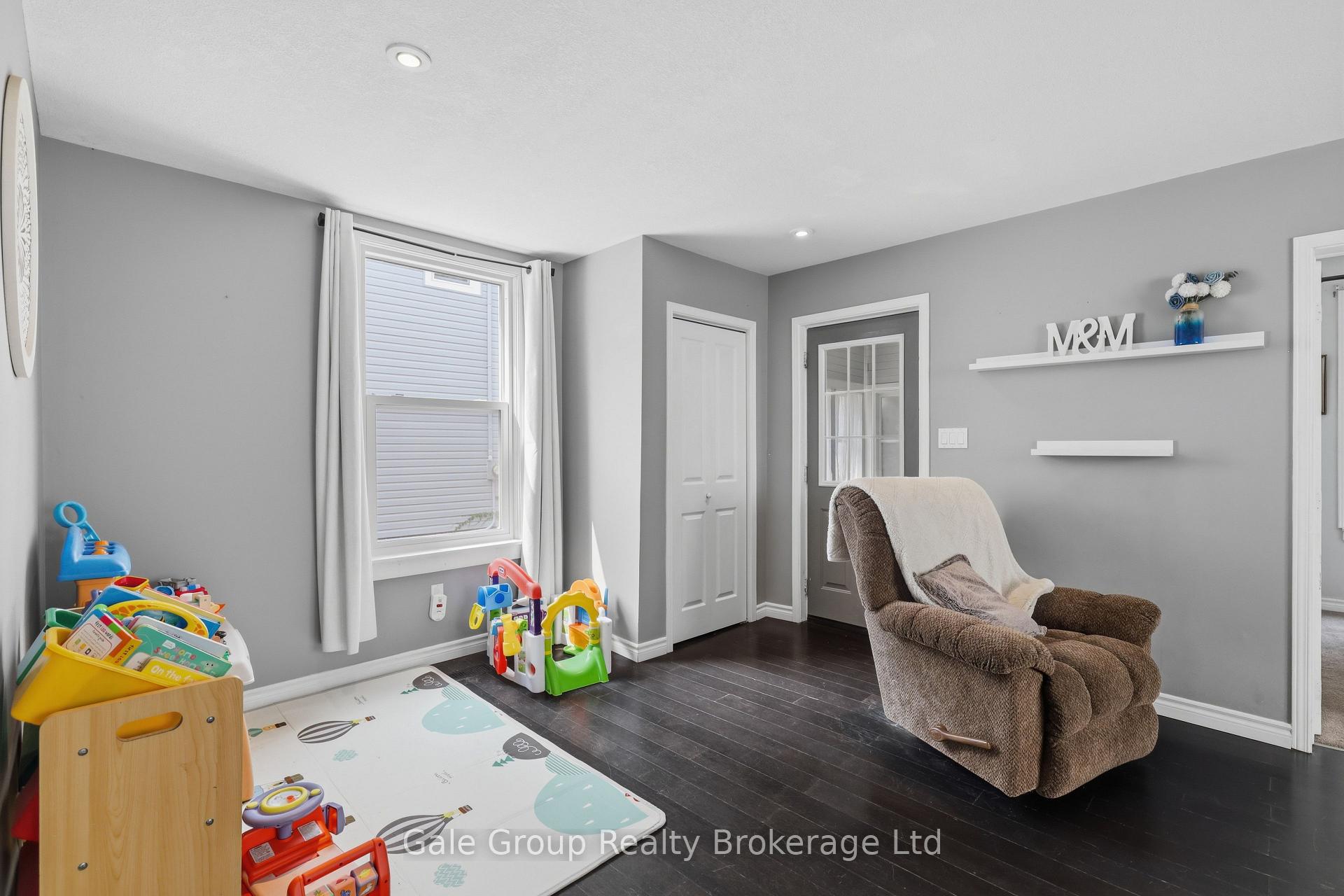 Photo 5 of 32 West Avenue W, St. Thomas — HOMEH