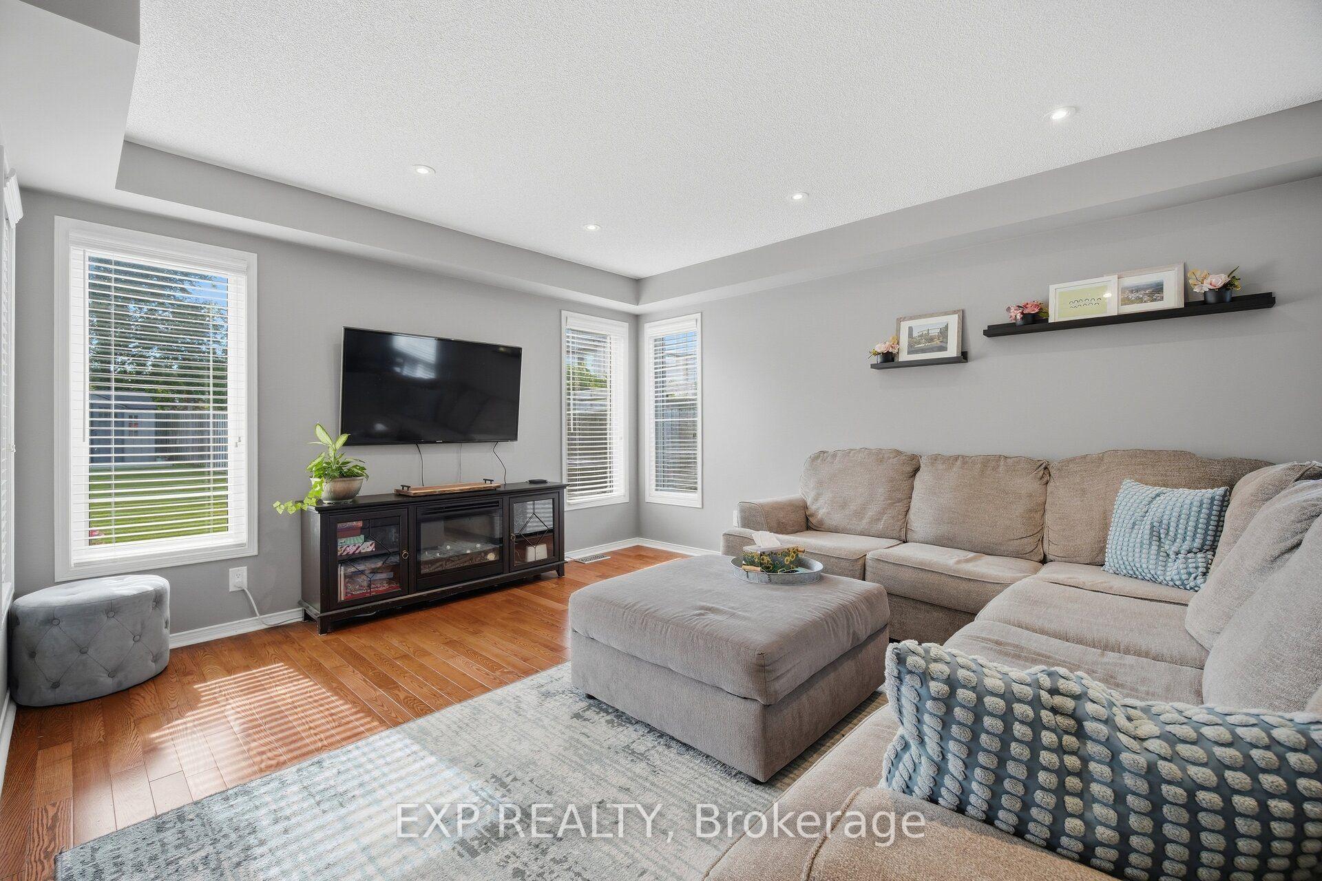 Photo 9 of 1014 Bradley Terrace, Milton, Beaty — HOMEH