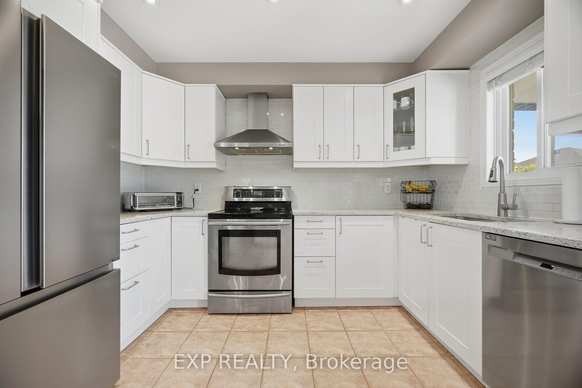 Photo 12 of 1014 Bradley Terrace, Milton, Beaty — HOMEH