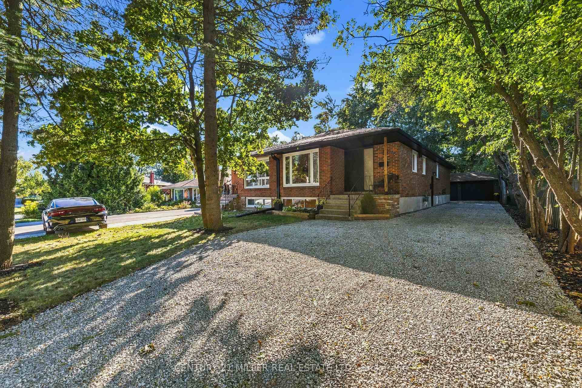 Photo 3 of 1200 Ingledene Drive, Oakville, Falgarwood — HOMEH