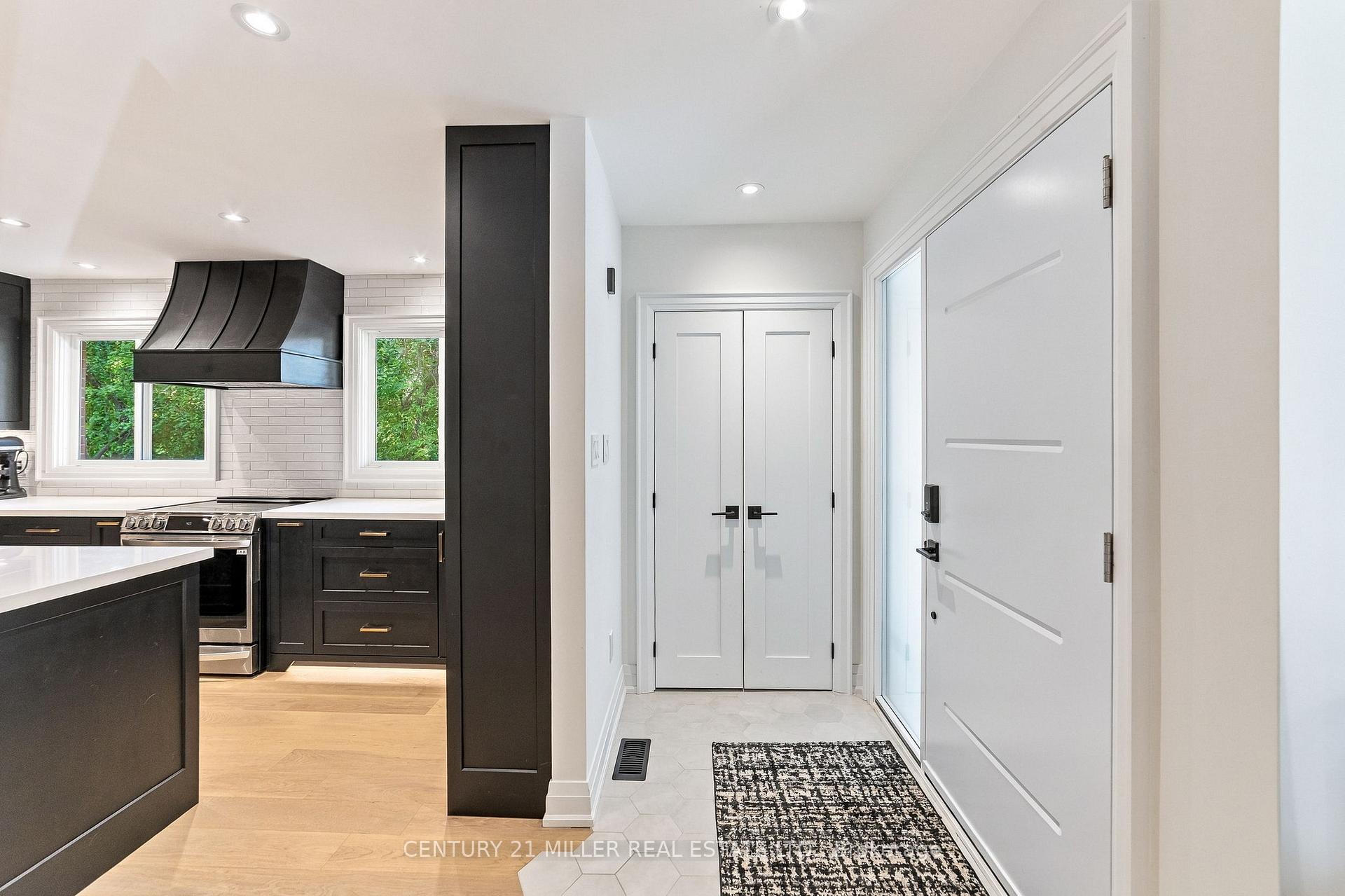 Photo 6 of 1200 Ingledene Drive, Oakville, Falgarwood — HOMEH