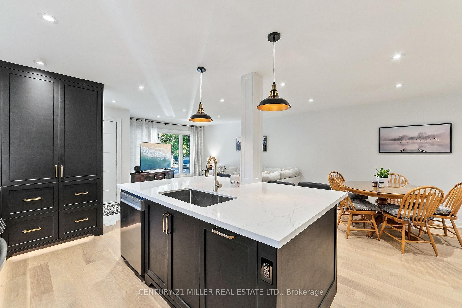Photo 14 of 1200 Ingledene Drive, Oakville, Falgarwood — HOMEH