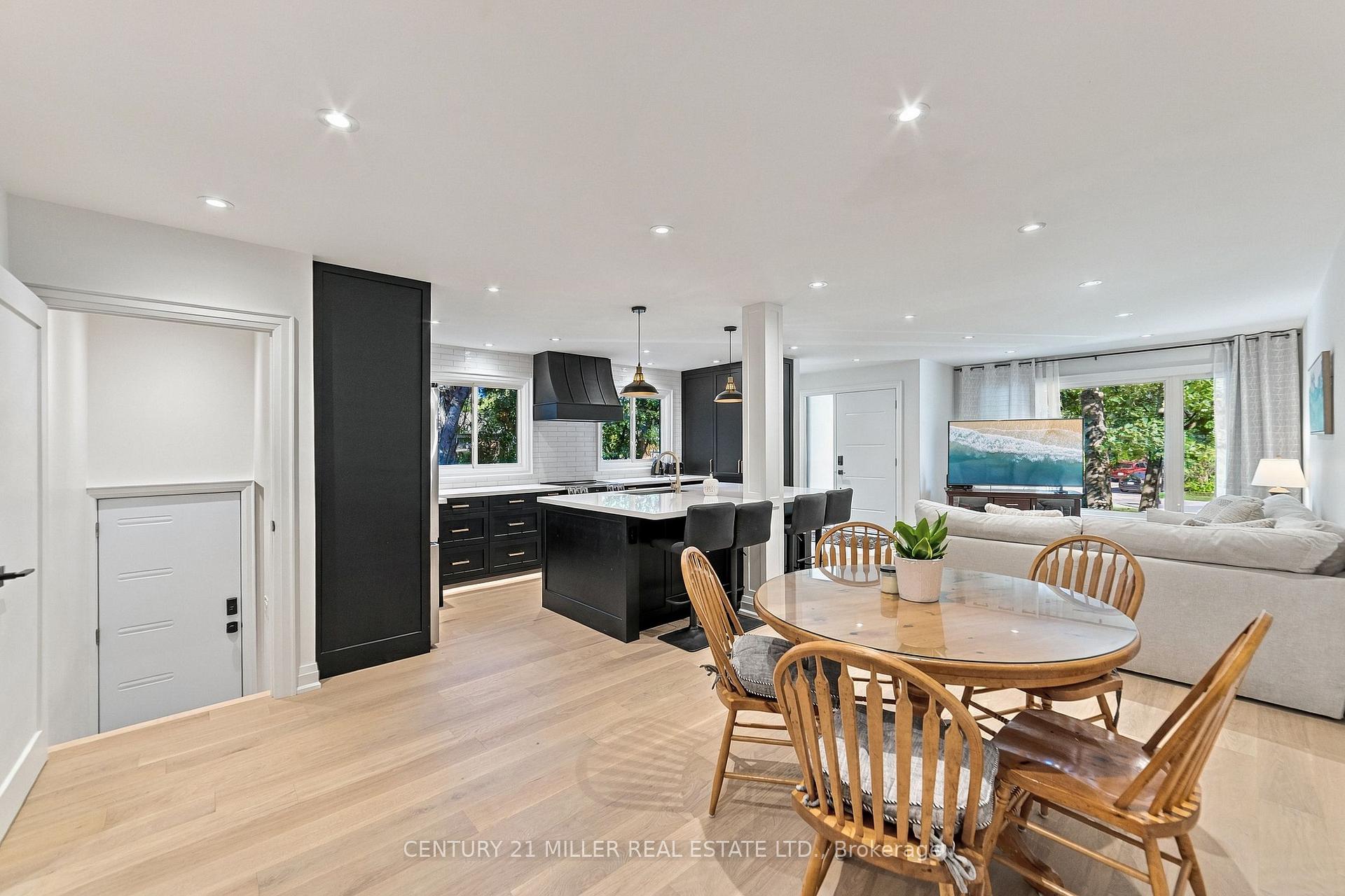 Photo 16 of 1200 Ingledene Drive, Oakville, Falgarwood — HOMEH