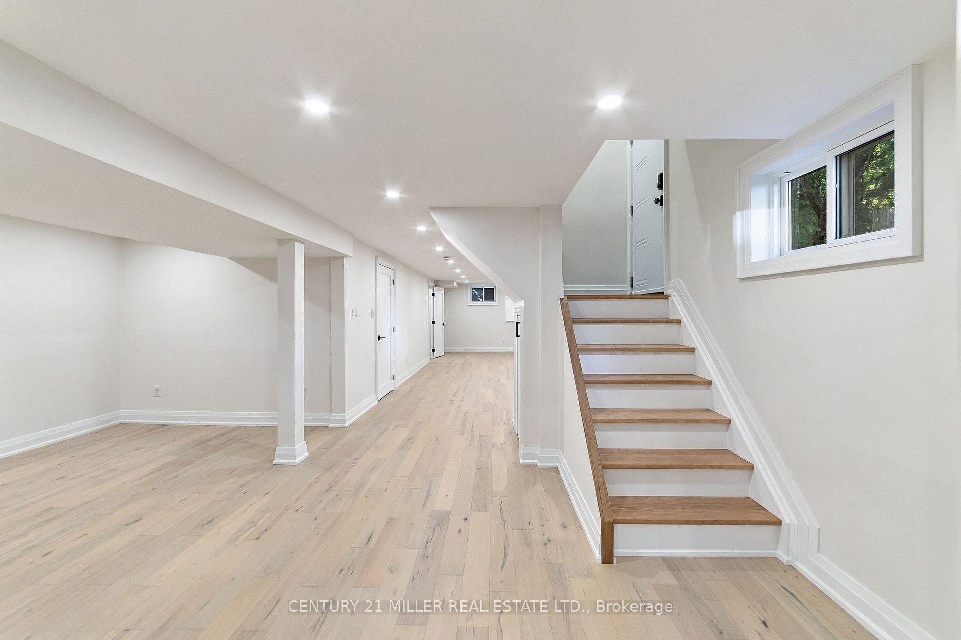 Photo 23 of 1200 Ingledene Drive, Oakville, Falgarwood — HOMEH