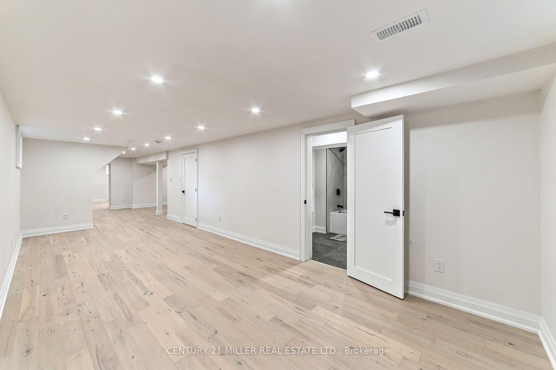 Photo 30 of 1200 Ingledene Drive, Oakville, Falgarwood — HOMEH