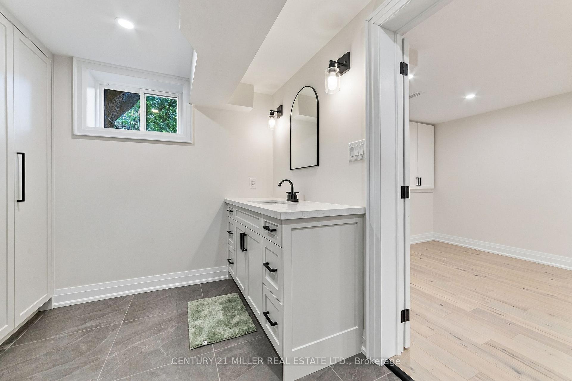 Photo 35 of 1200 Ingledene Drive, Oakville, Falgarwood — HOMEH