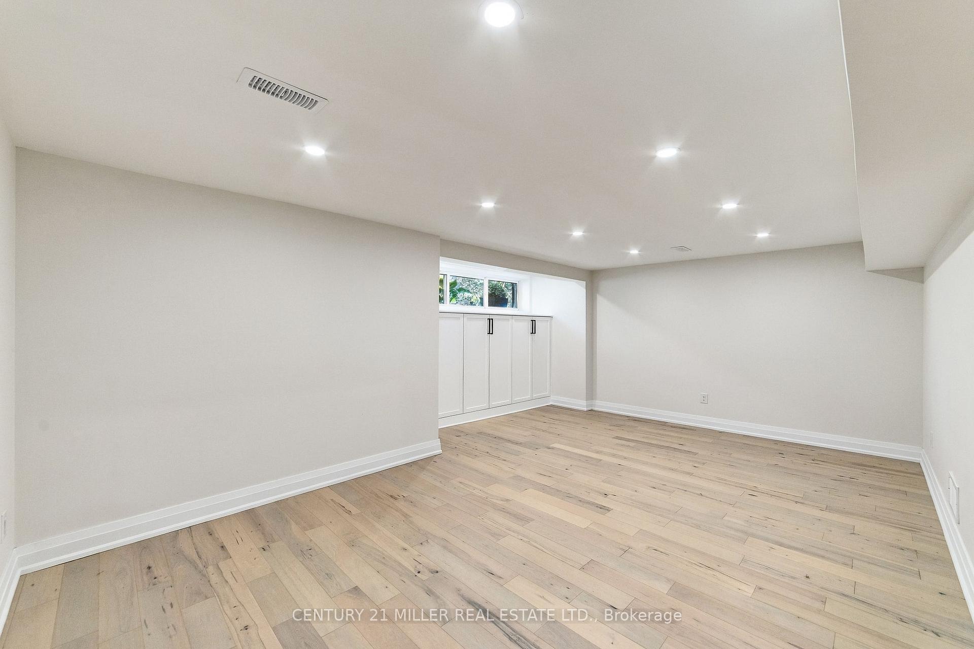 Photo 36 of 1200 Ingledene Drive, Oakville, Falgarwood — HOMEH