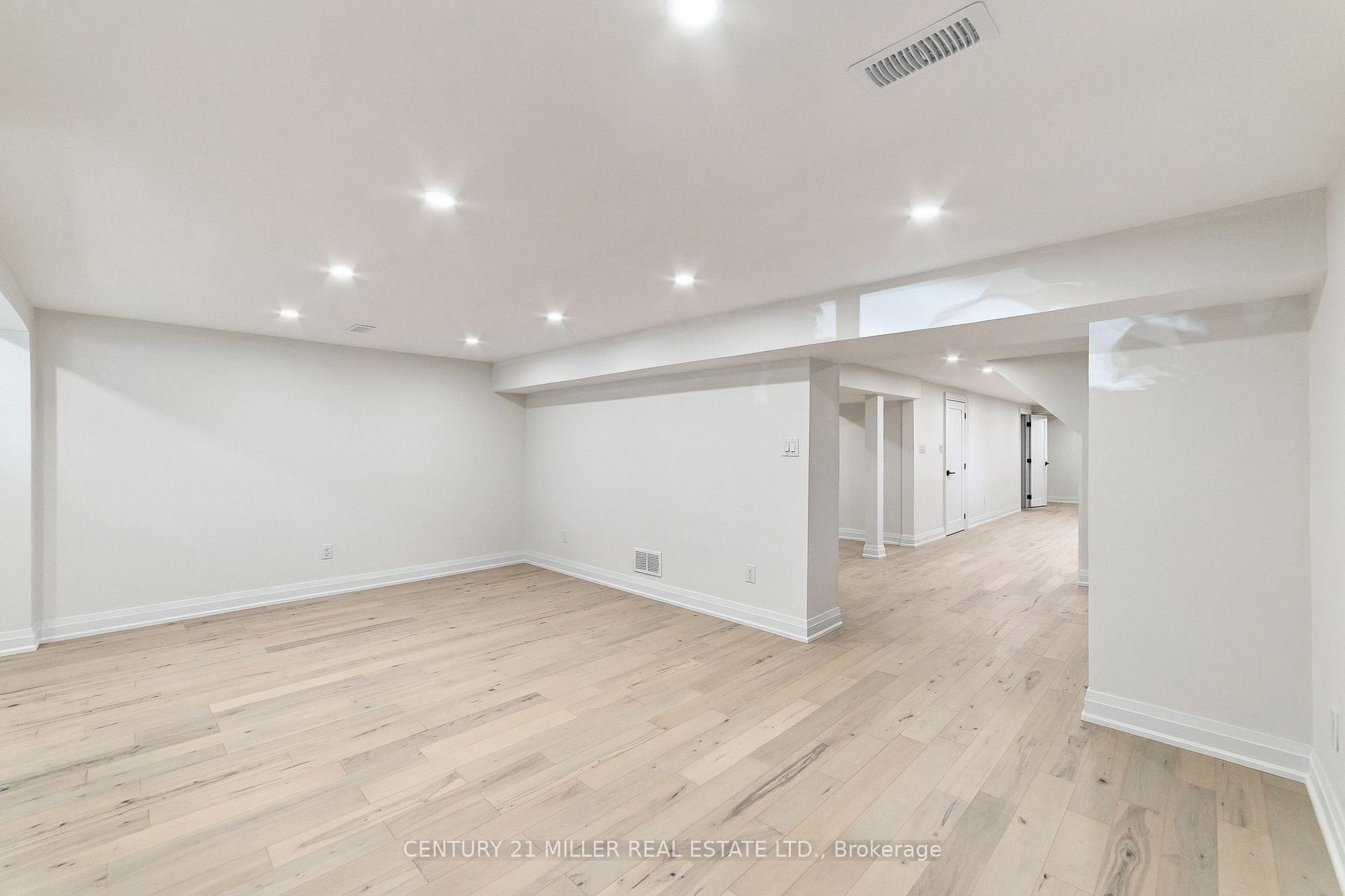 Photo 34 of 1200 Ingledene Drive, Oakville, Falgarwood — HOMEH