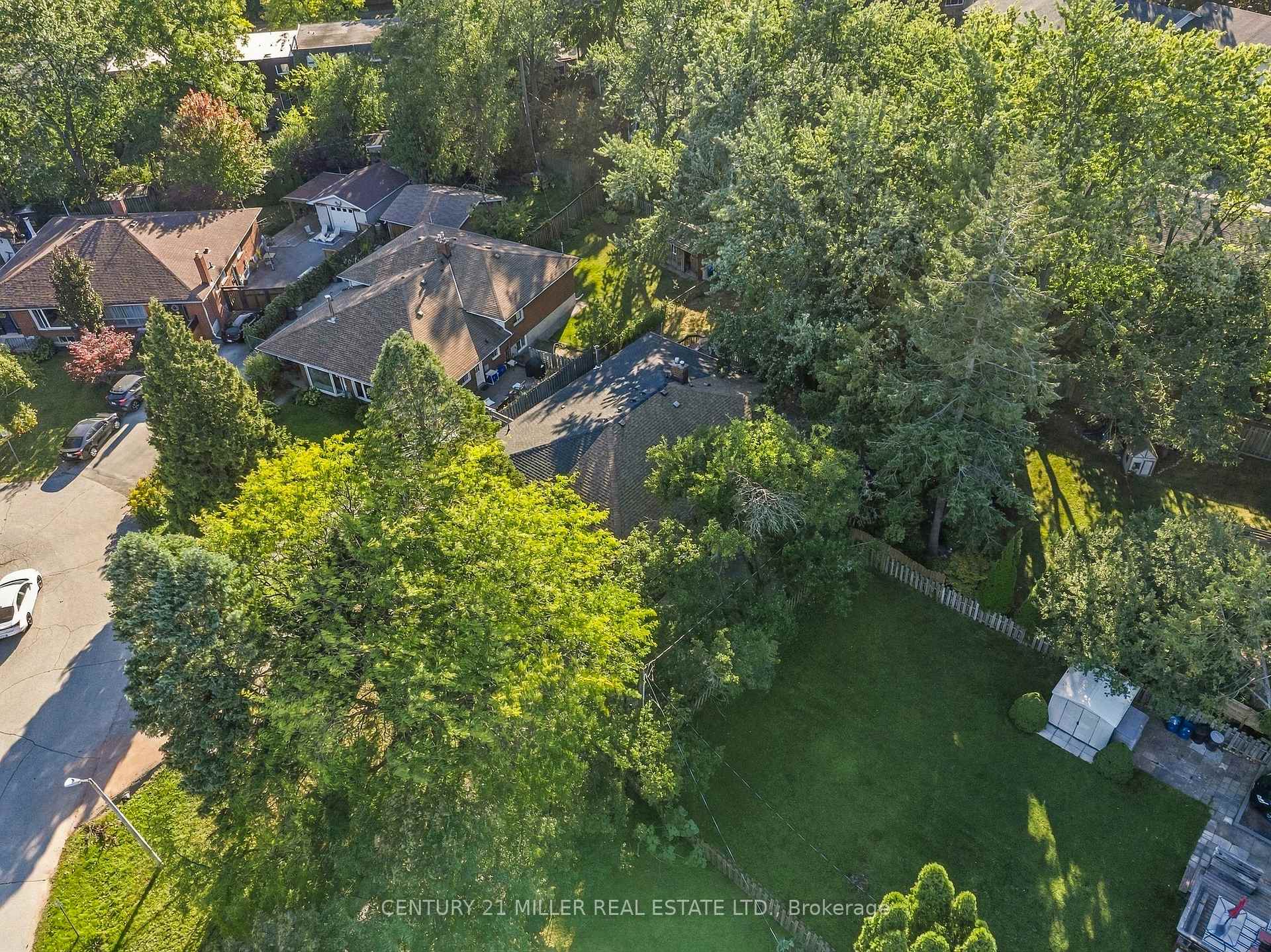 Photo 47 of 1200 Ingledene Drive, Oakville, Falgarwood — HOMEH