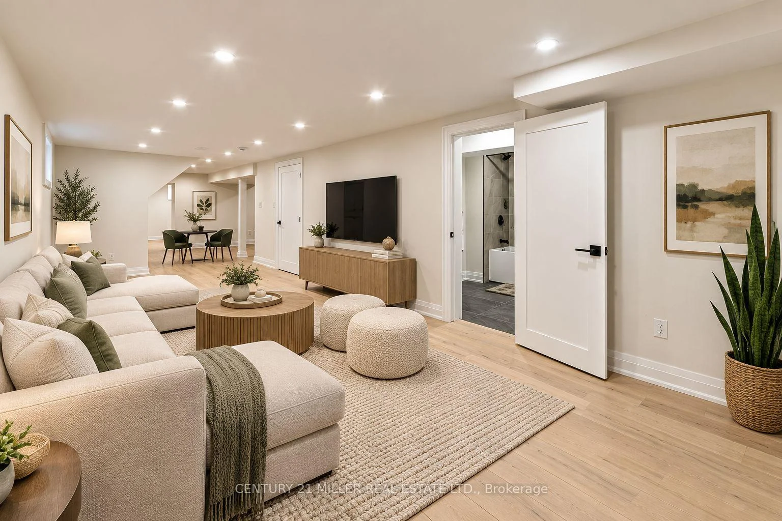 Photo 32 of 1200 Ingledene Drive, Oakville, Falgarwood — HOMEH