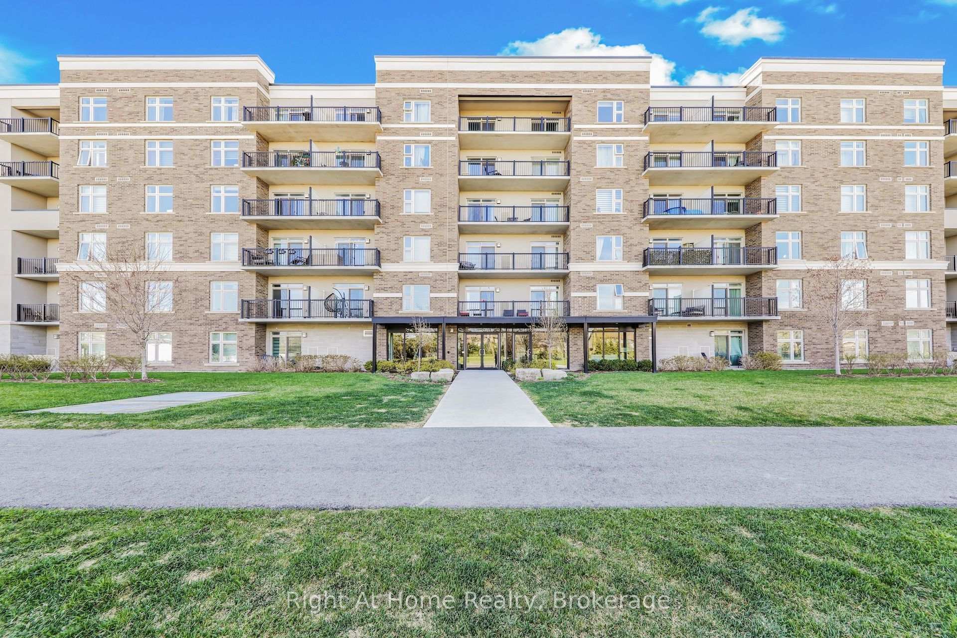 Photo 36 of Unit 307, 610 Farmstead Drive, Milton, Willmott — HOMEH