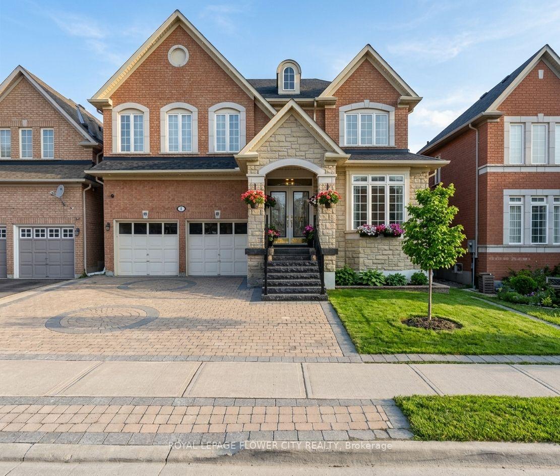 Photo 2 of 4 Castle Mountain Drive, Brampton, Sandringham-Wellington — HOMEH