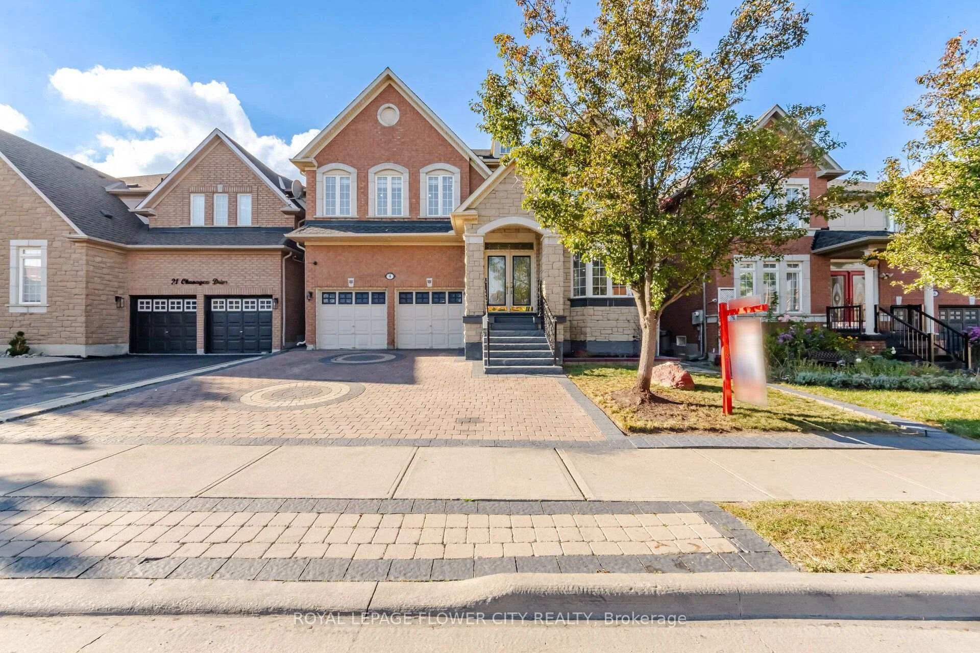 Photo 1 of 4 Castle Mountain Drive, Brampton, Sandringham-Wellington — HOMEH