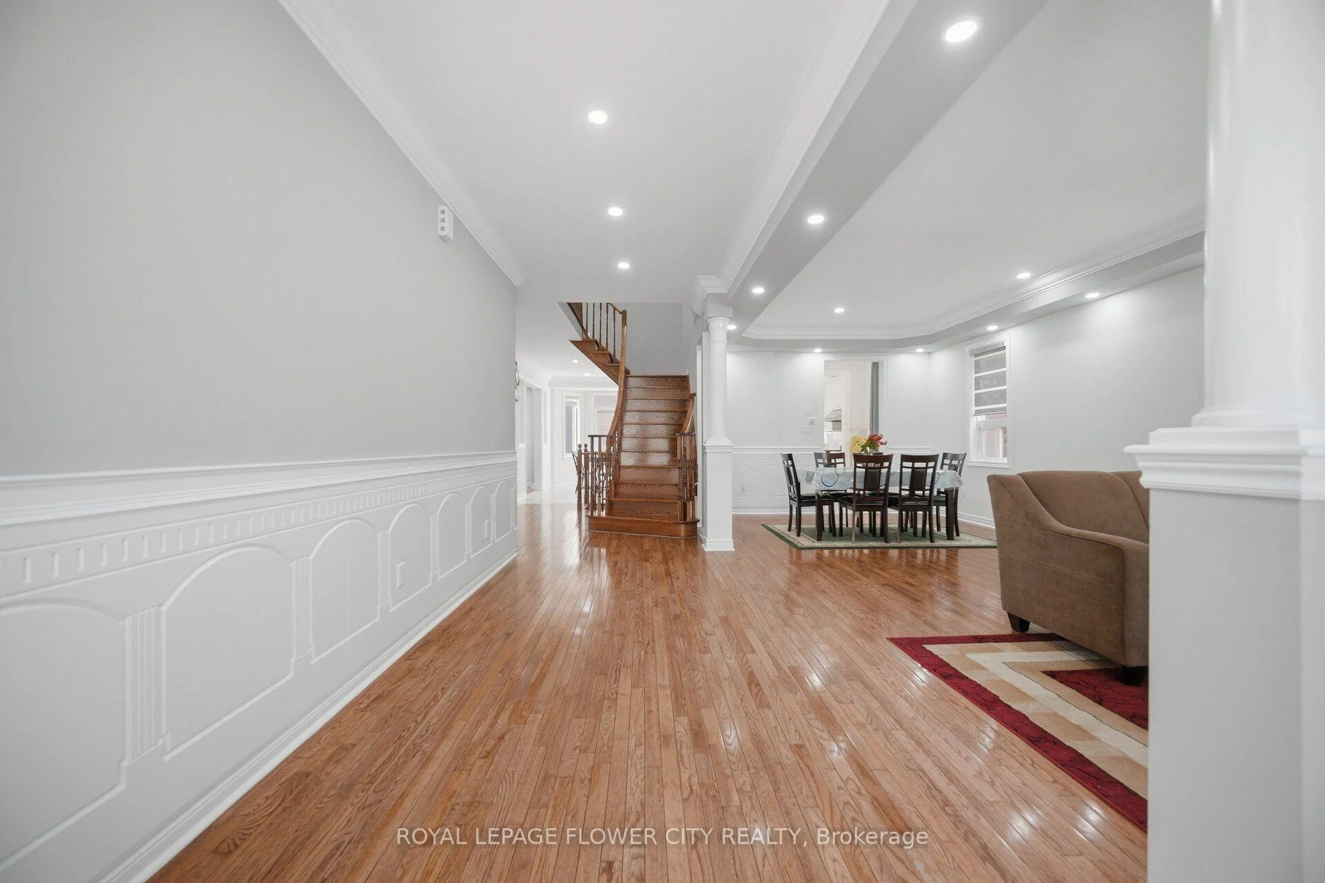Photo 5 of 4 Castle Mountain Drive, Brampton, Sandringham-Wellington — HOMEH