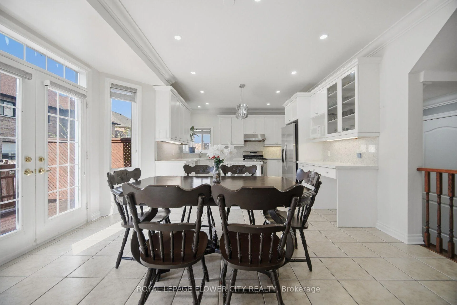 Photo 12 of 4 Castle Mountain Drive, Brampton, Sandringham-Wellington — HOMEH