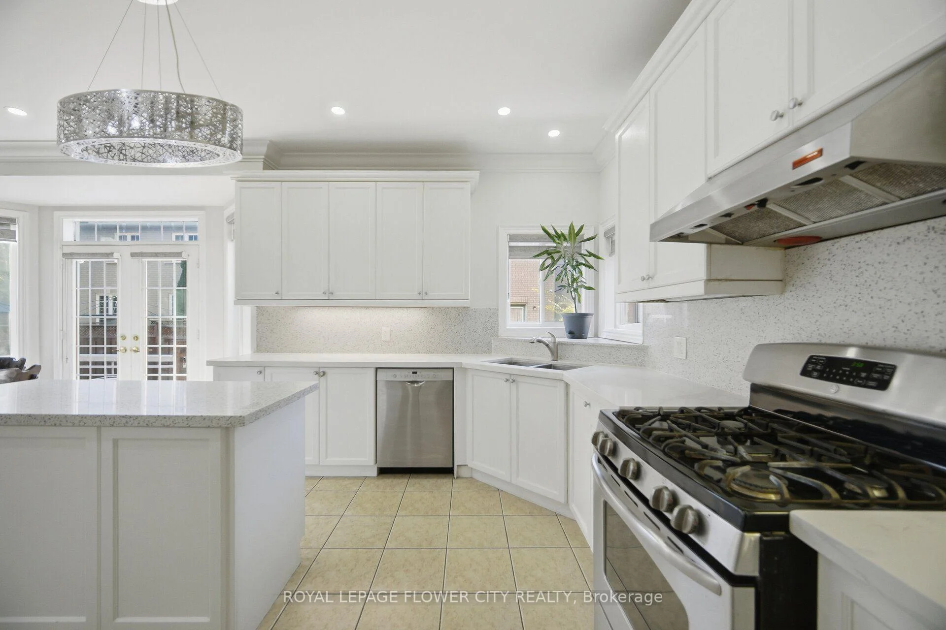 Photo 14 of 4 Castle Mountain Drive, Brampton, Sandringham-Wellington — HOMEH