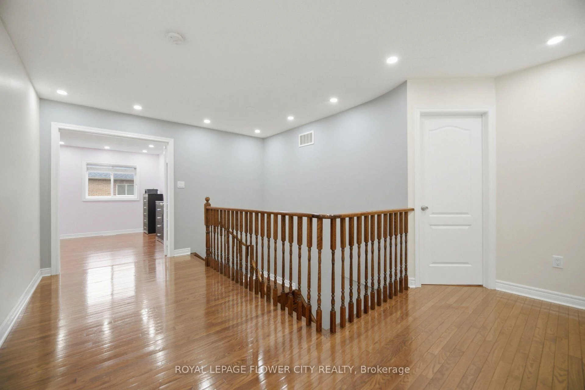 Photo 24 of 4 Castle Mountain Drive, Brampton, Sandringham-Wellington — HOMEH