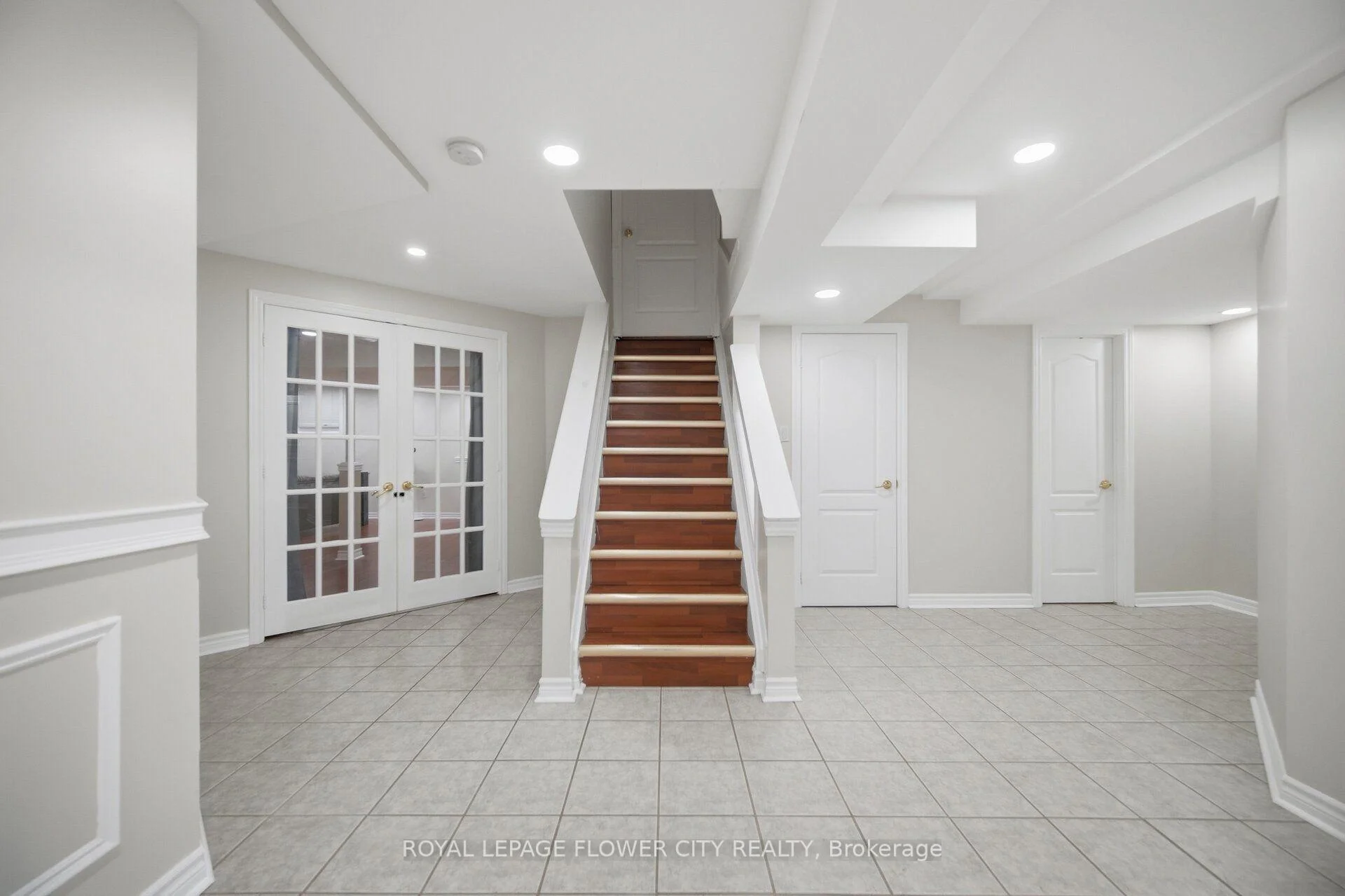 Photo 35 of 4 Castle Mountain Drive, Brampton, Sandringham-Wellington — HOMEH