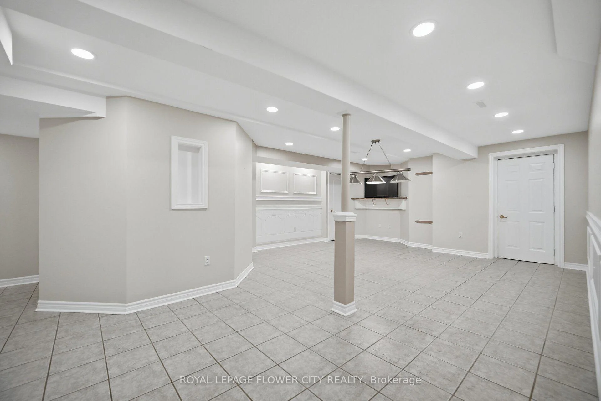 Photo 36 of 4 Castle Mountain Drive, Brampton, Sandringham-Wellington — HOMEH