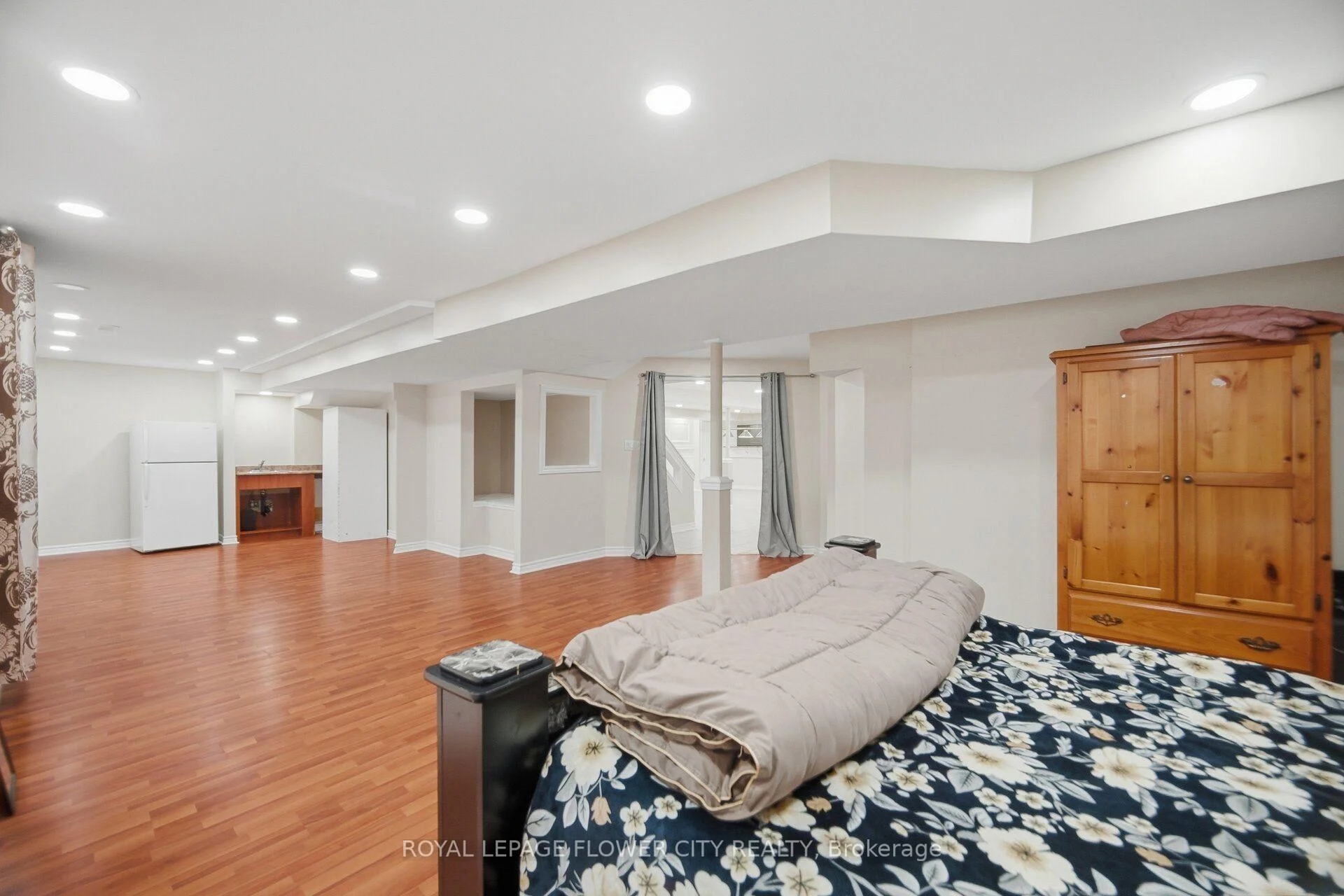Photo 39 of 4 Castle Mountain Drive, Brampton, Sandringham-Wellington — HOMEH