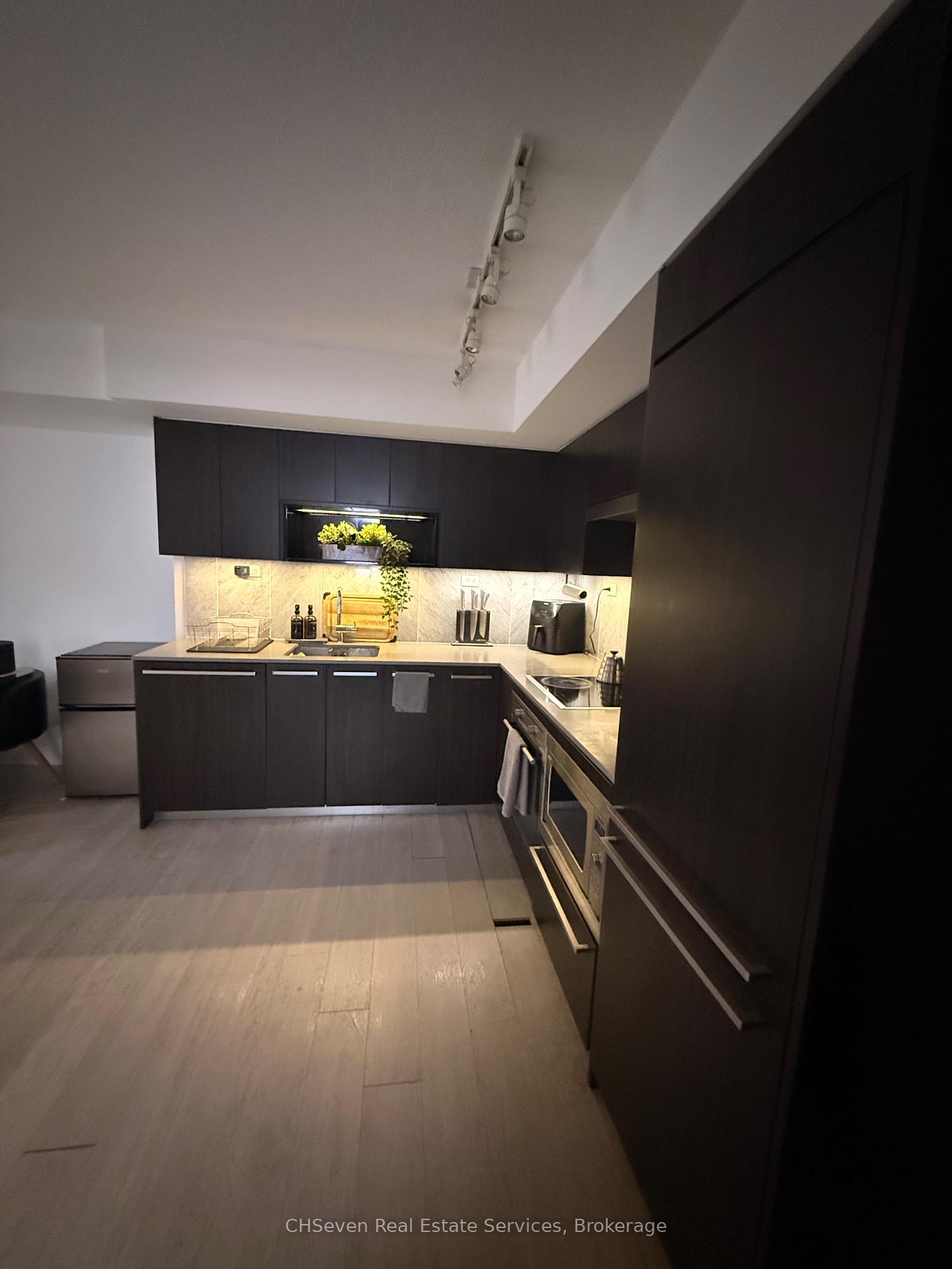 Photo 3 of Unit 907, 70 Queens Wharf Road, Toronto, Waterfront Communities — HOMEH