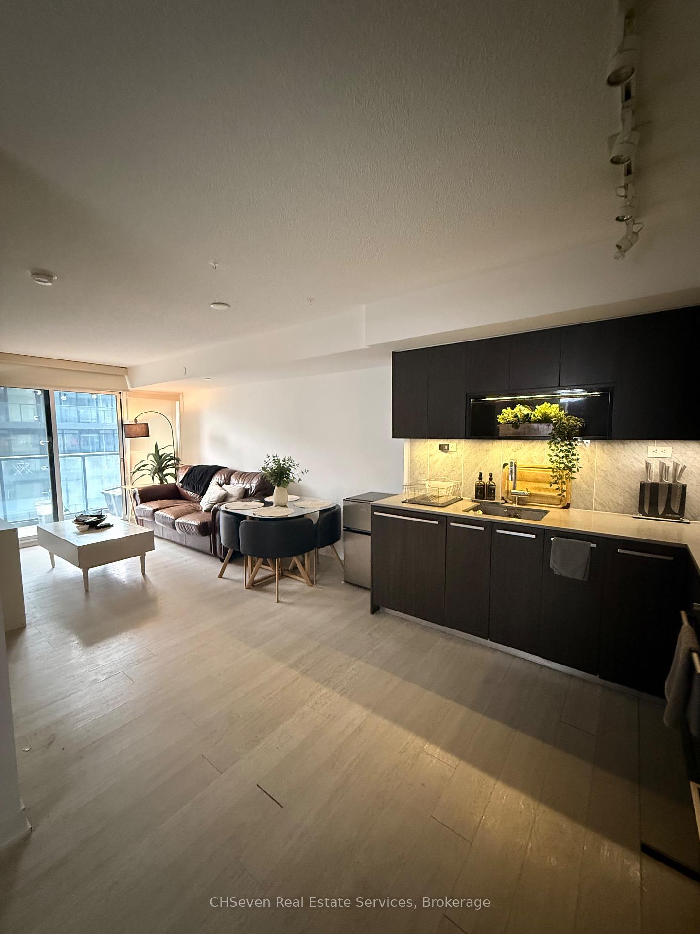 Photo 4 of Unit 907, 70 Queens Wharf Road, Toronto, Waterfront Communities — HOMEH