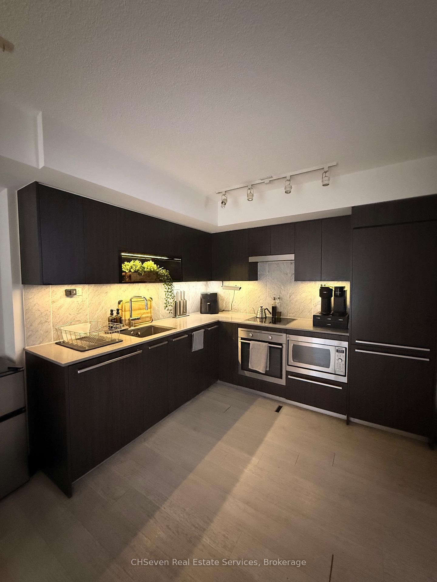 Photo 7 of Unit 907, 70 Queens Wharf Road, Toronto, Waterfront Communities — HOMEH