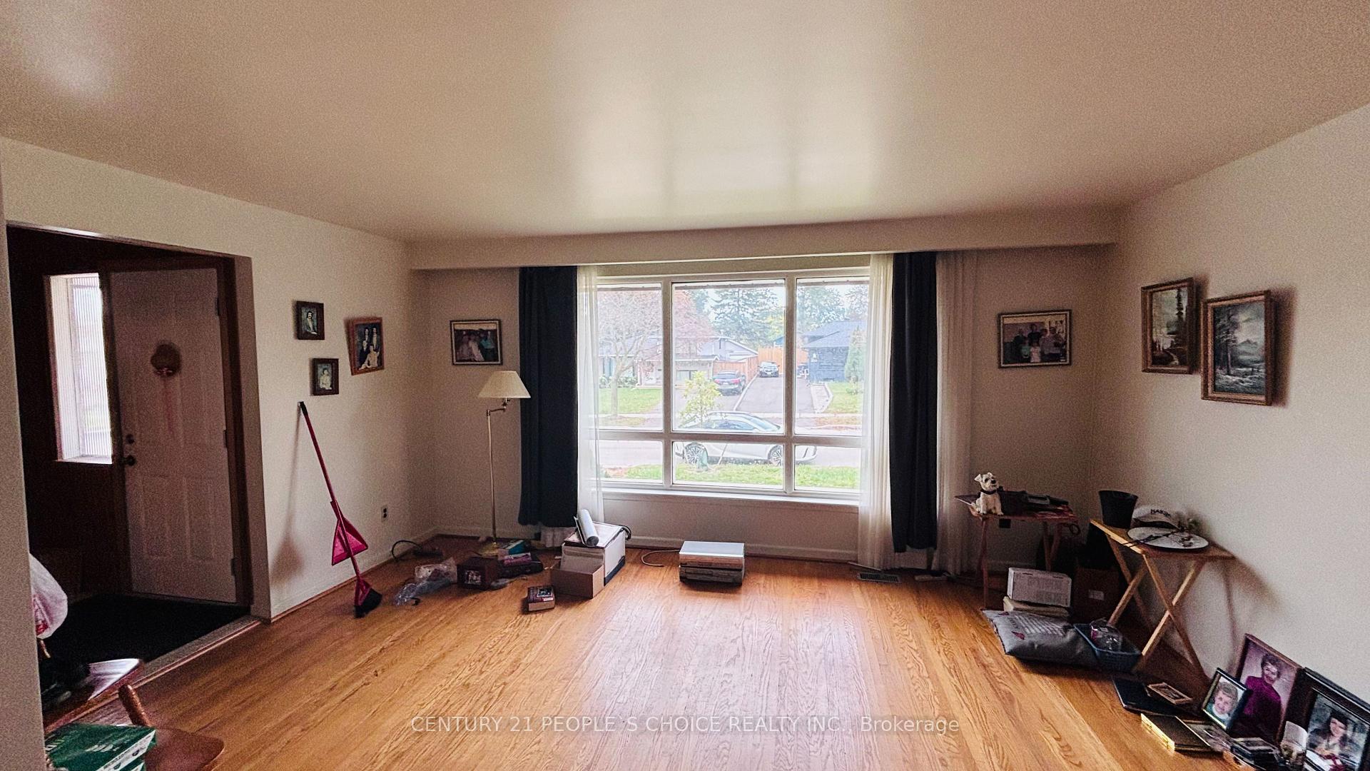 Photo 8 of 2555 Chalkwell Close, Mississauga, Clarkson — HOMEH