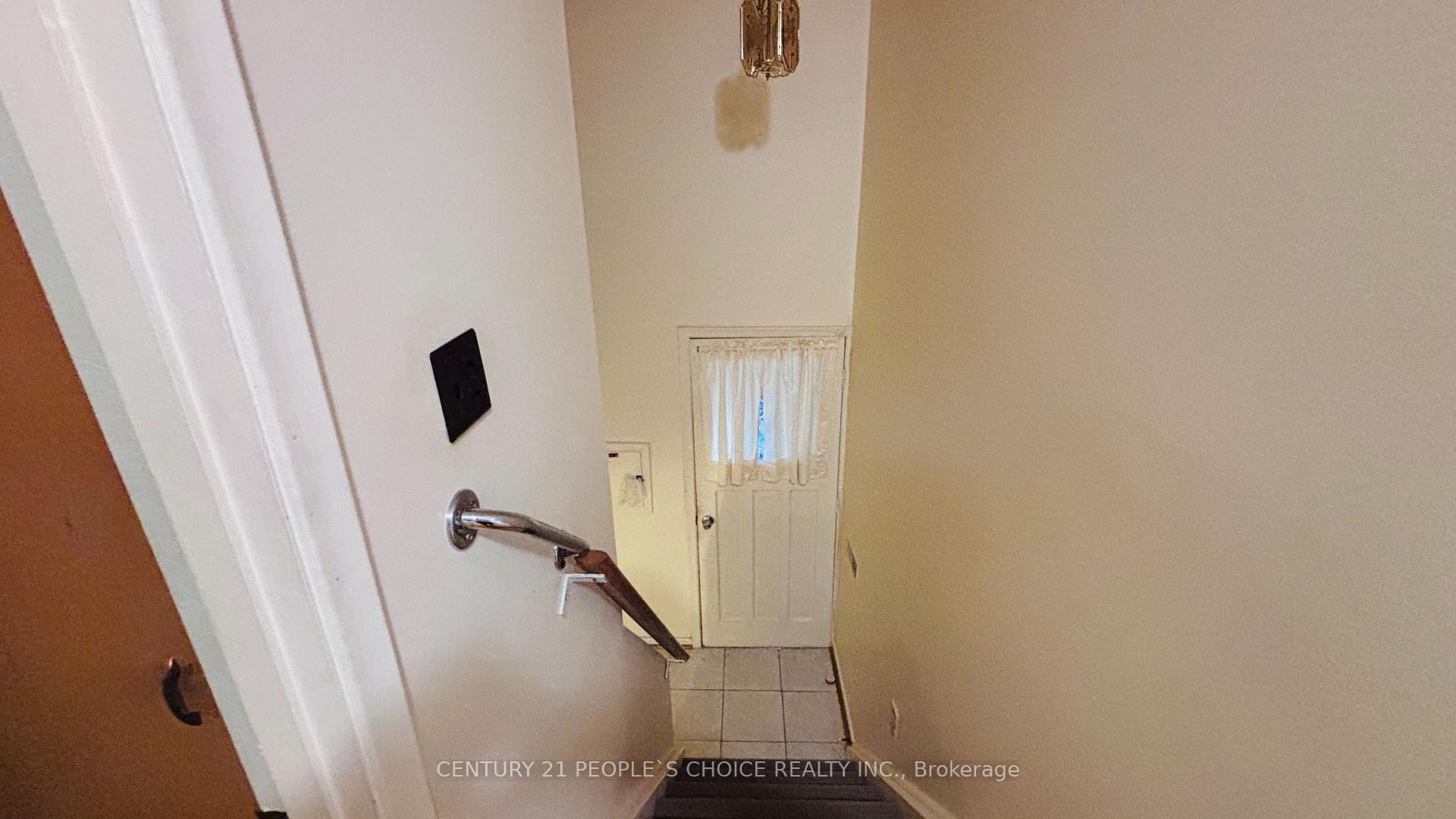 Photo 21 of 2555 Chalkwell Close, Mississauga, Clarkson — HOMEH