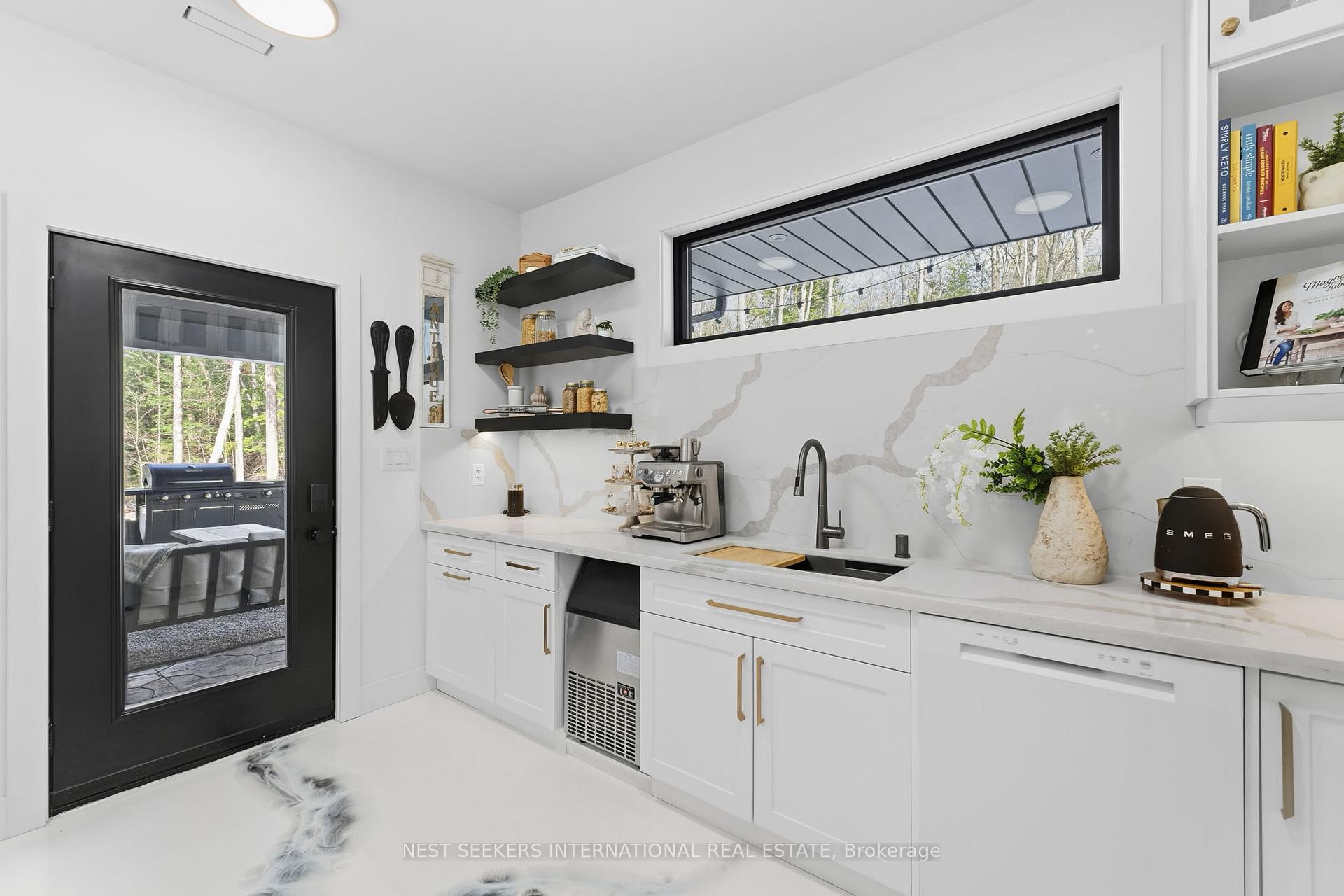 Photo 16 of 1017 Davis Drive, Gravenhurst, Morrison — HOMEH